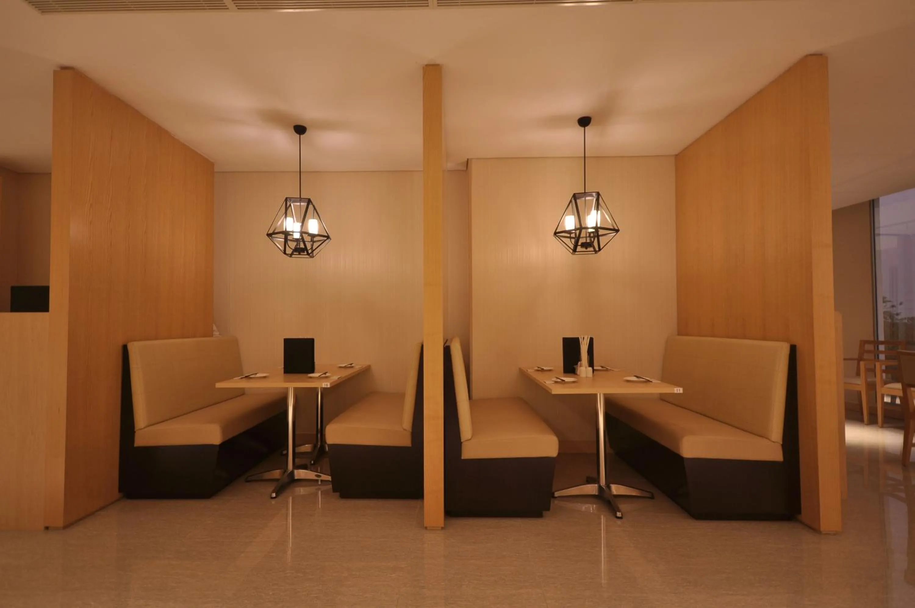 Restaurant/places to eat in GTV Hotel