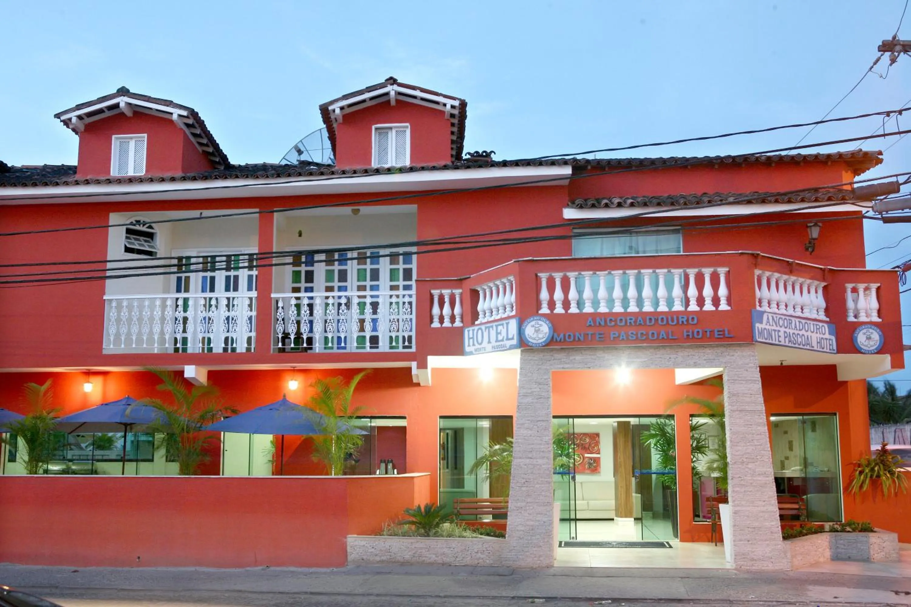 Property building in Ancoradouro Hotel - Centro De Porto Seguro