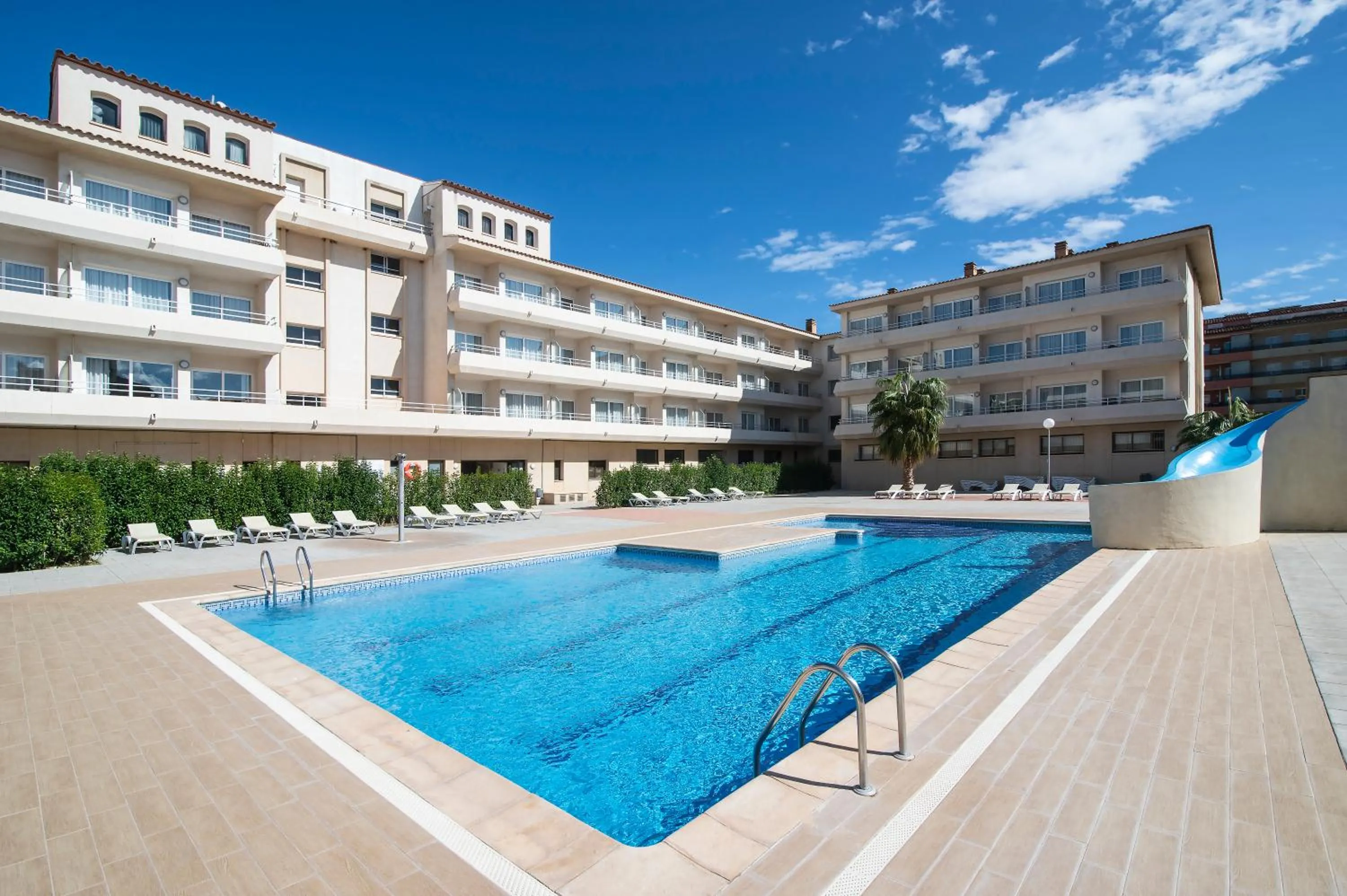 Swimming pool in Pierre & Vacances Estartit Playa