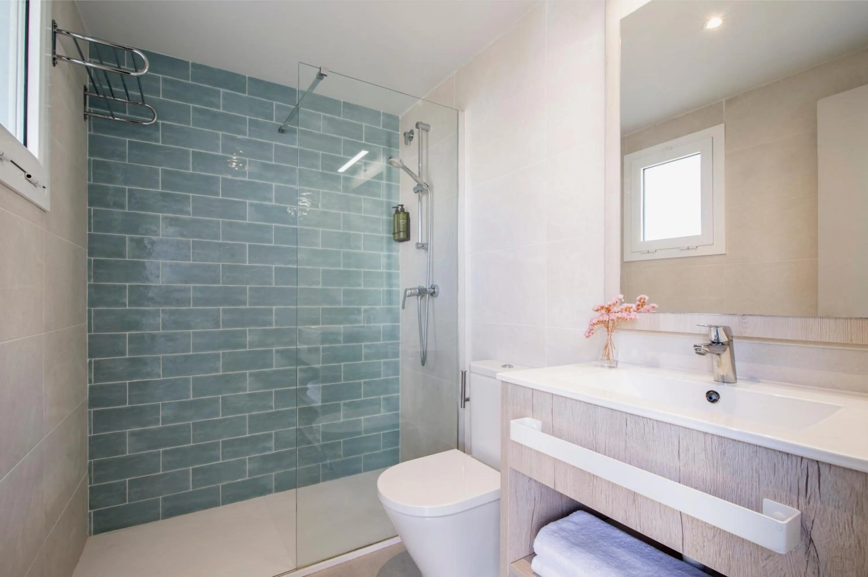 Shower in Pierre & Vacances Estartit Playa