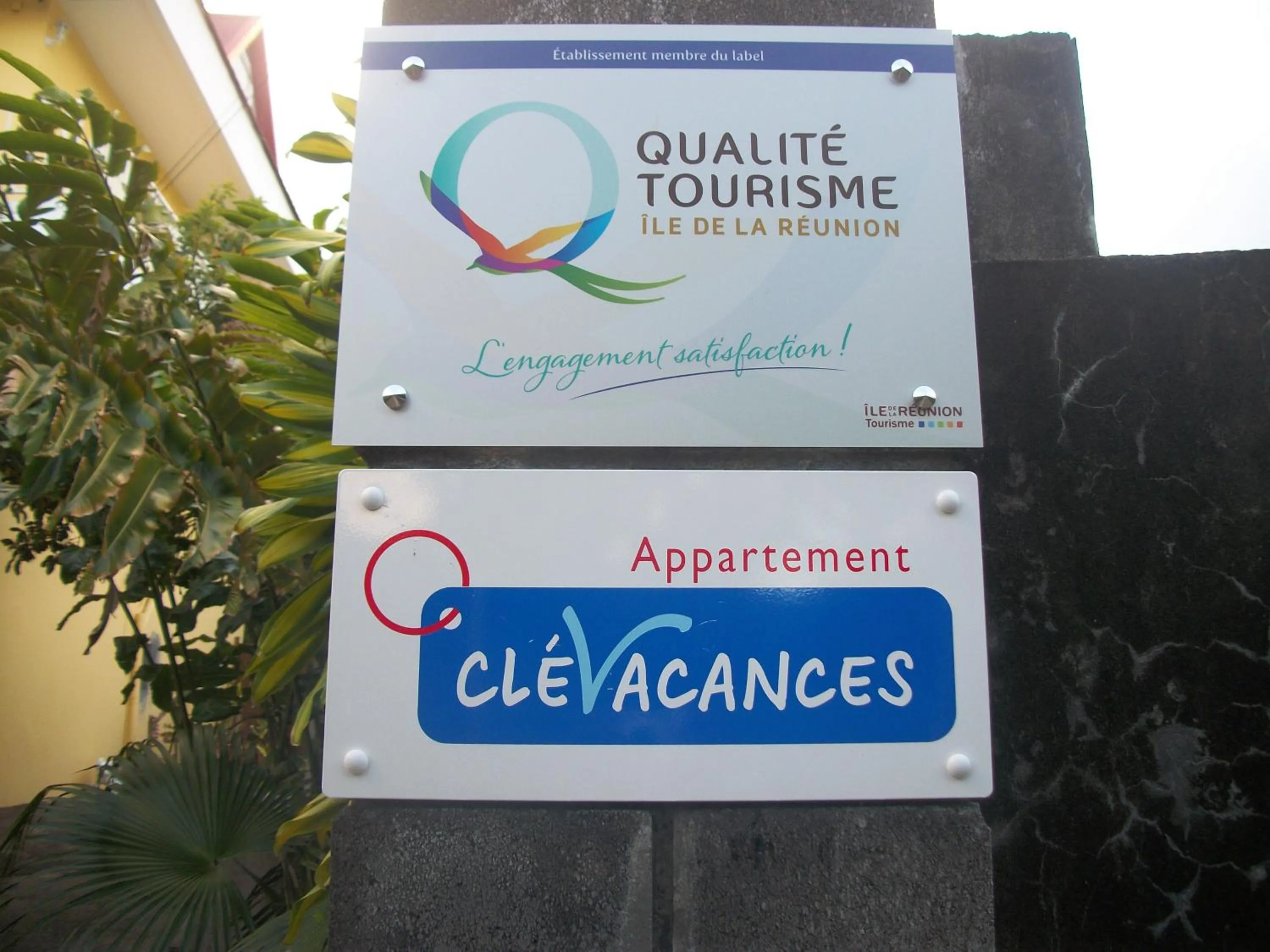 Logo/Certificate/Sign in Le Rubinjo - Appartement d'hôtes