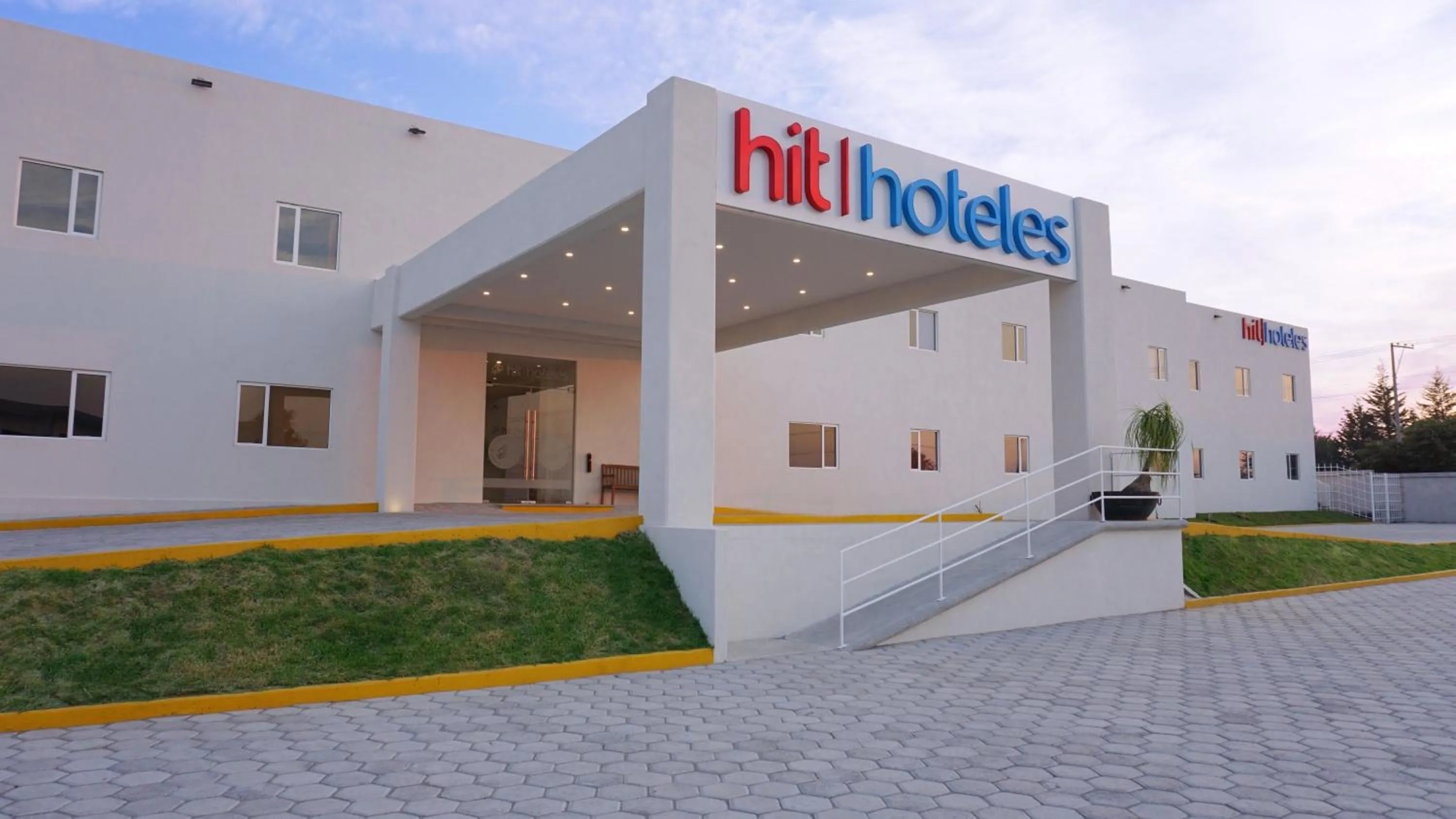 Facade/entrance in Hit Hoteles Aeropuerto Puebla
