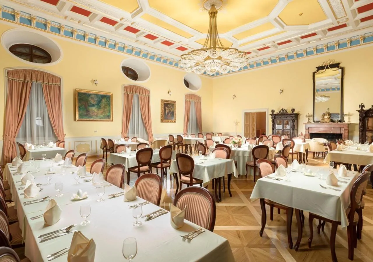 Restaurant/places to eat in Hotel Gino Park Palace - Kaštieľ Orlové