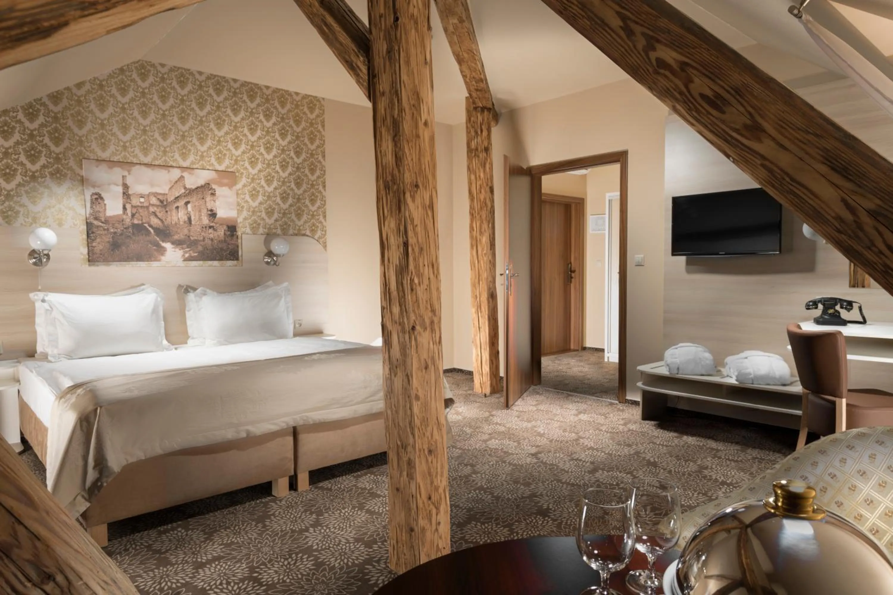 Bed in Hotel Gino Park Palace - Kaštieľ Orlové