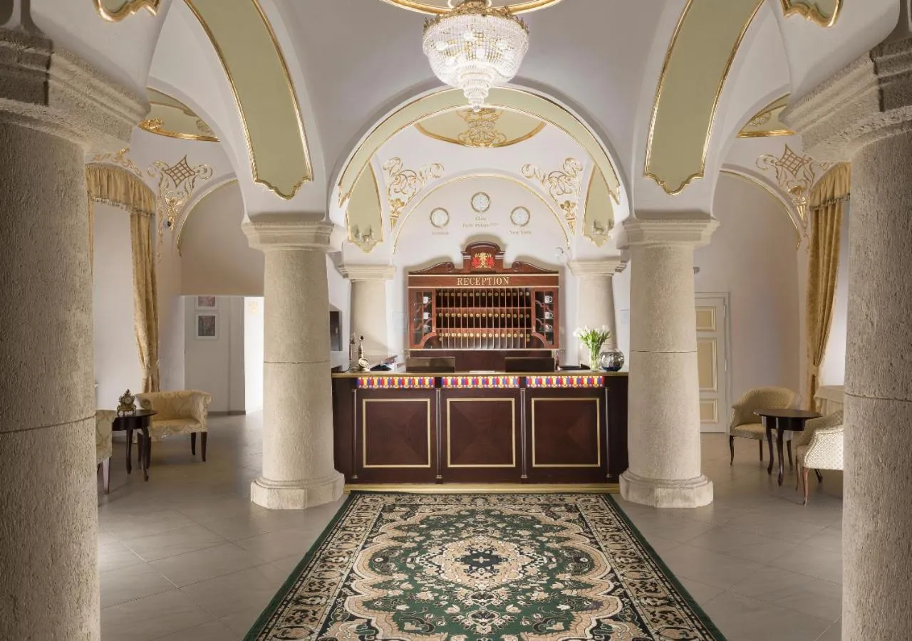 Lobby or reception in Hotel Gino Park Palace - Kaštieľ Orlové