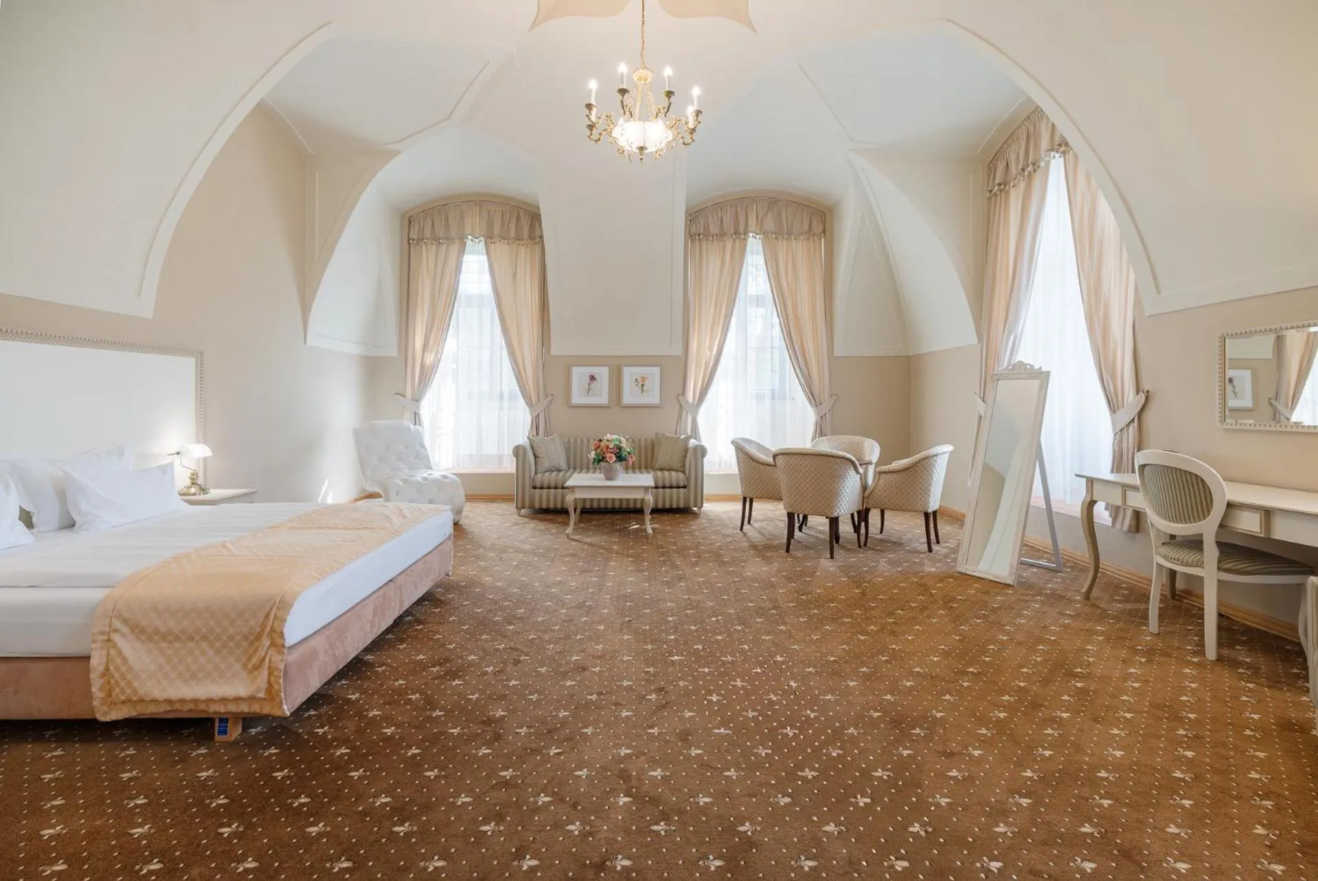 Bed in Hotel Gino Park Palace - Kaštieľ Orlové