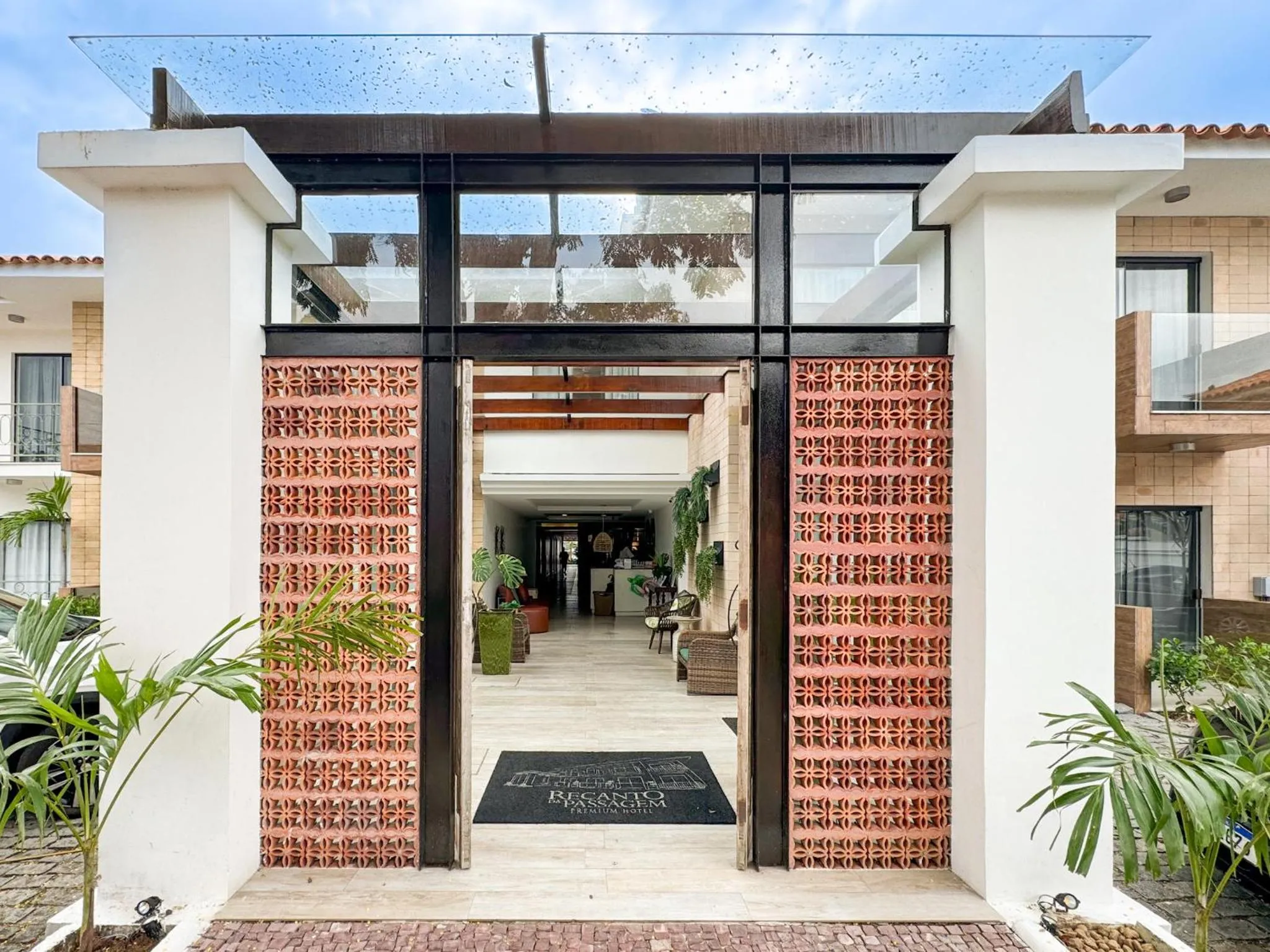 Facade/entrance in Hotel Premium Recanto da Passagem
