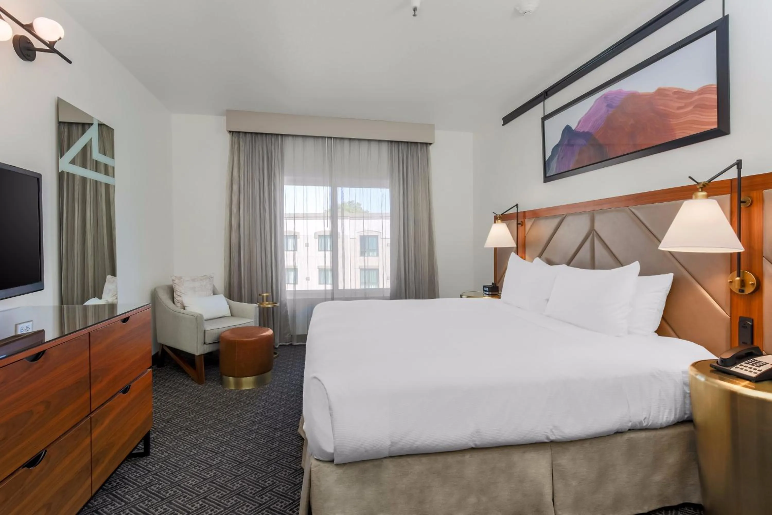 Bedroom in DoubleTree Suites by Hilton Hotel Sacramento – Rancho Cordova