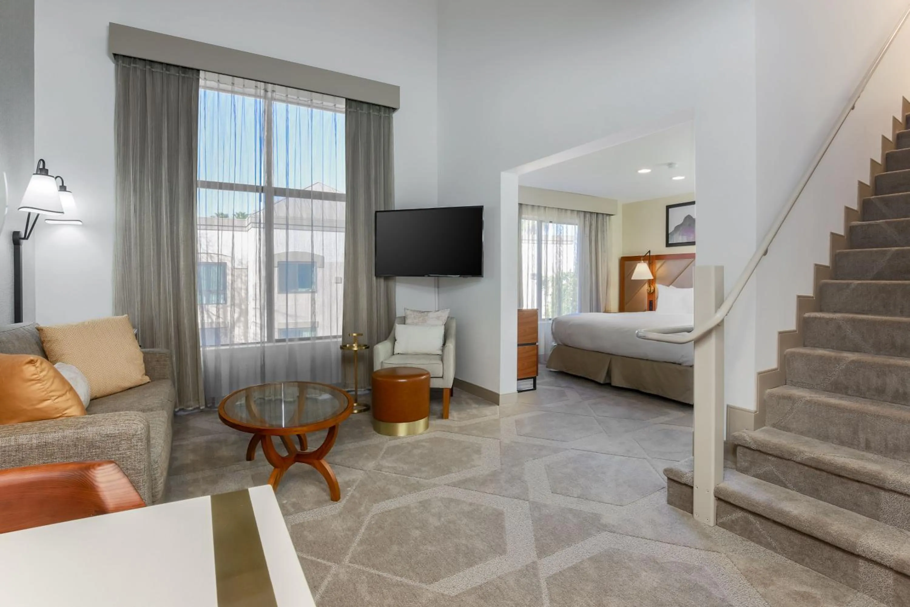 Living room, Seating Area in DoubleTree Suites by Hilton Hotel Sacramento – Rancho Cordova