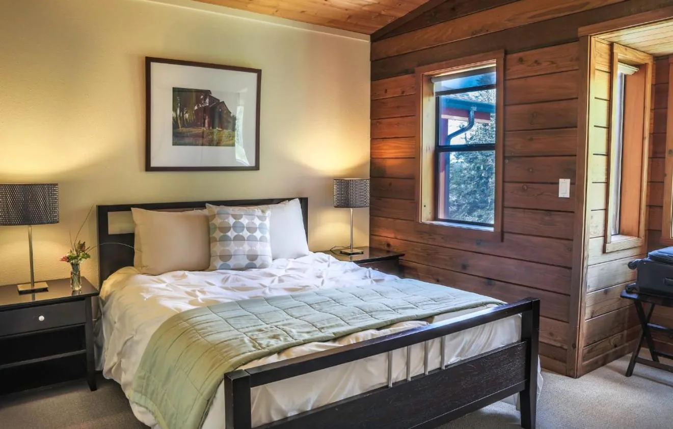 Bed in Cottages at Little River Cove