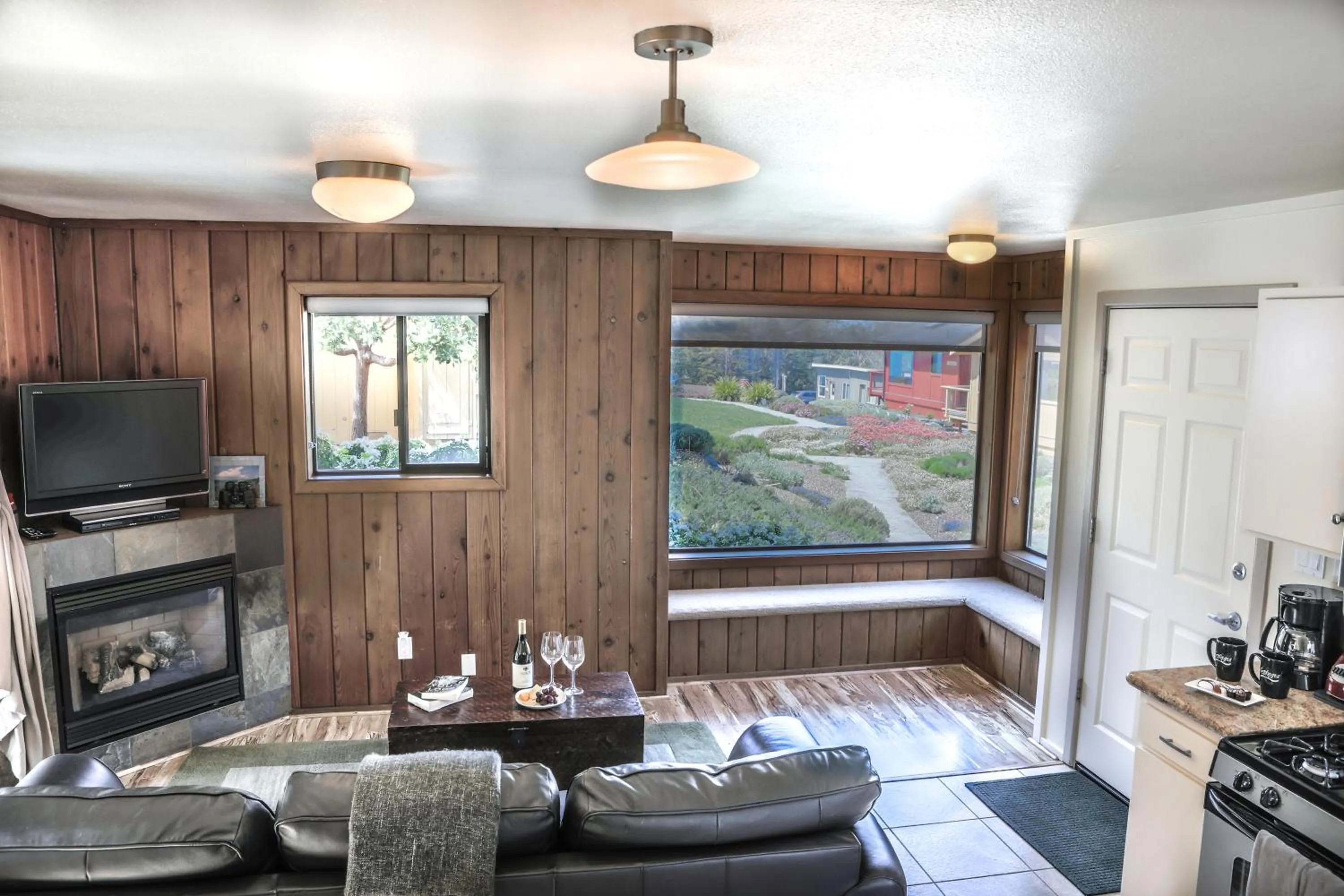 TV and multimedia in Cottages at Little River Cove