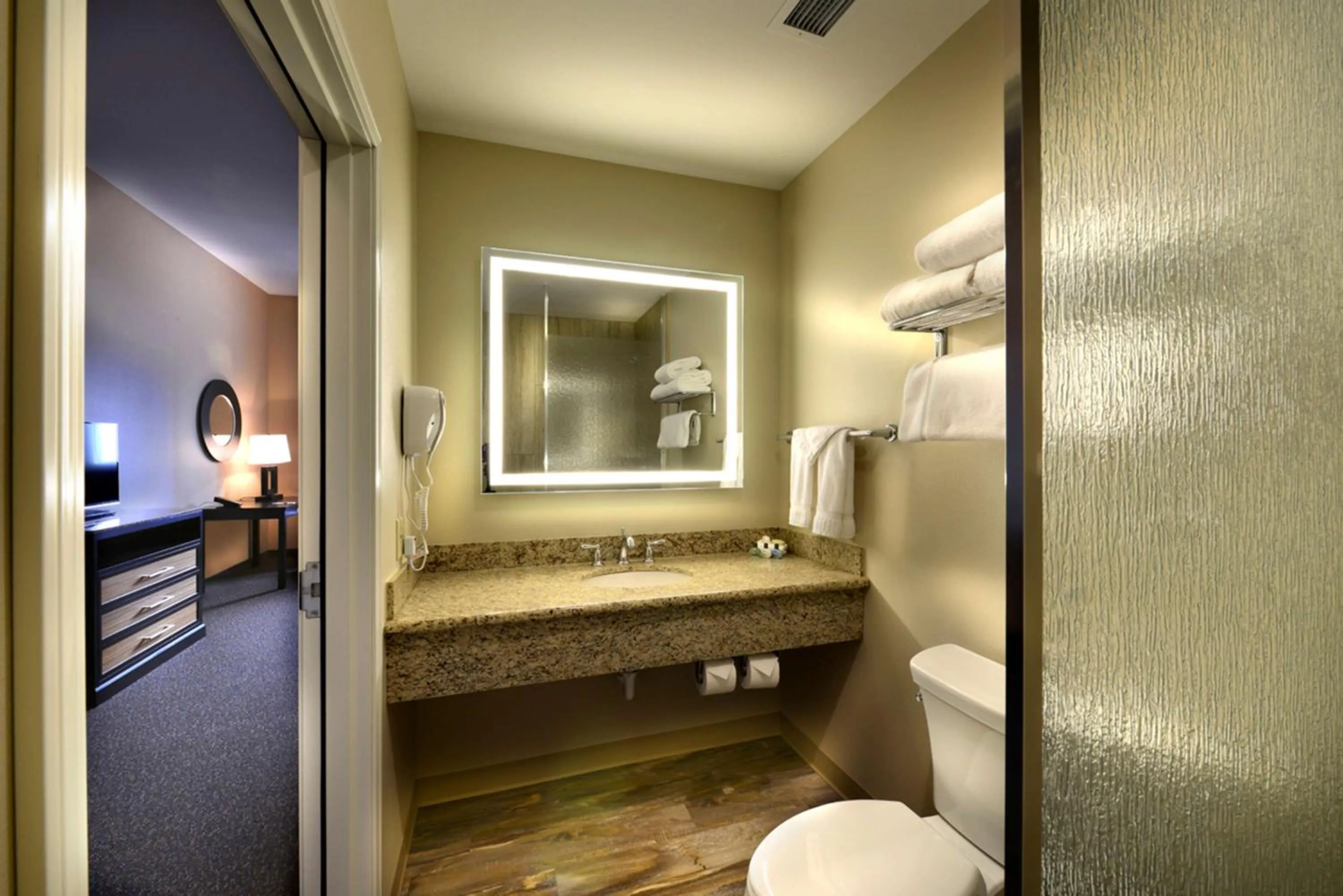 Bathroom in Hotel Maison Yakima Tapestry Collection by Hilton