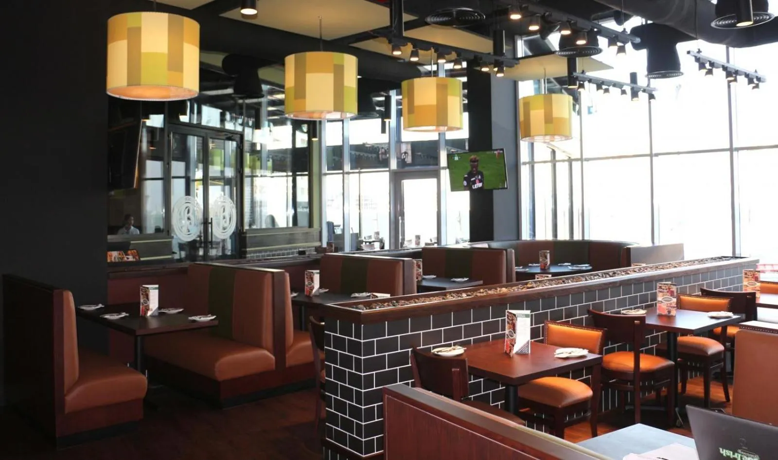 Restaurant/places to eat in Gulf Suites Hotel Amwaj