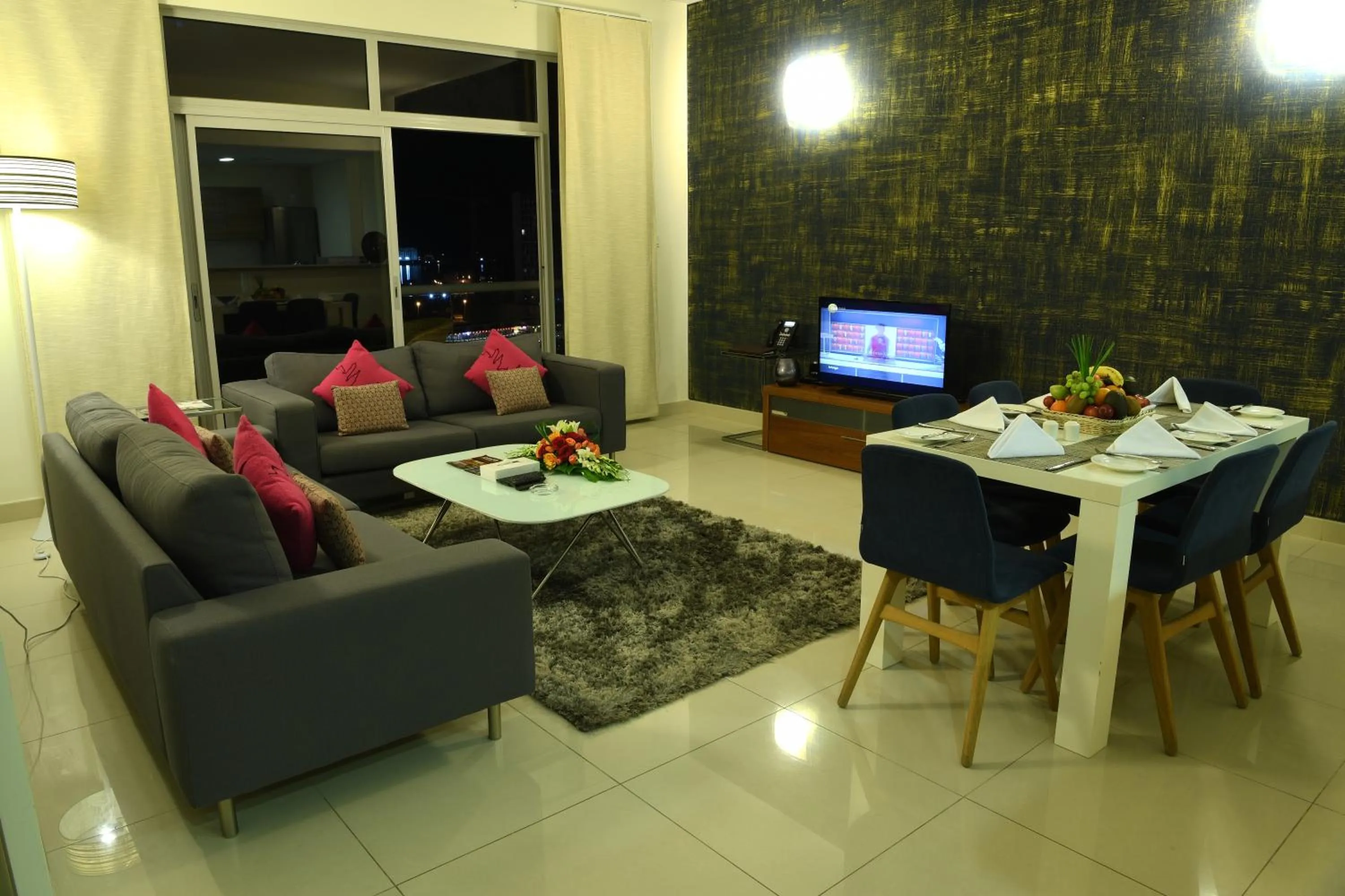 Living room in Gulf Suites Hotel Amwaj