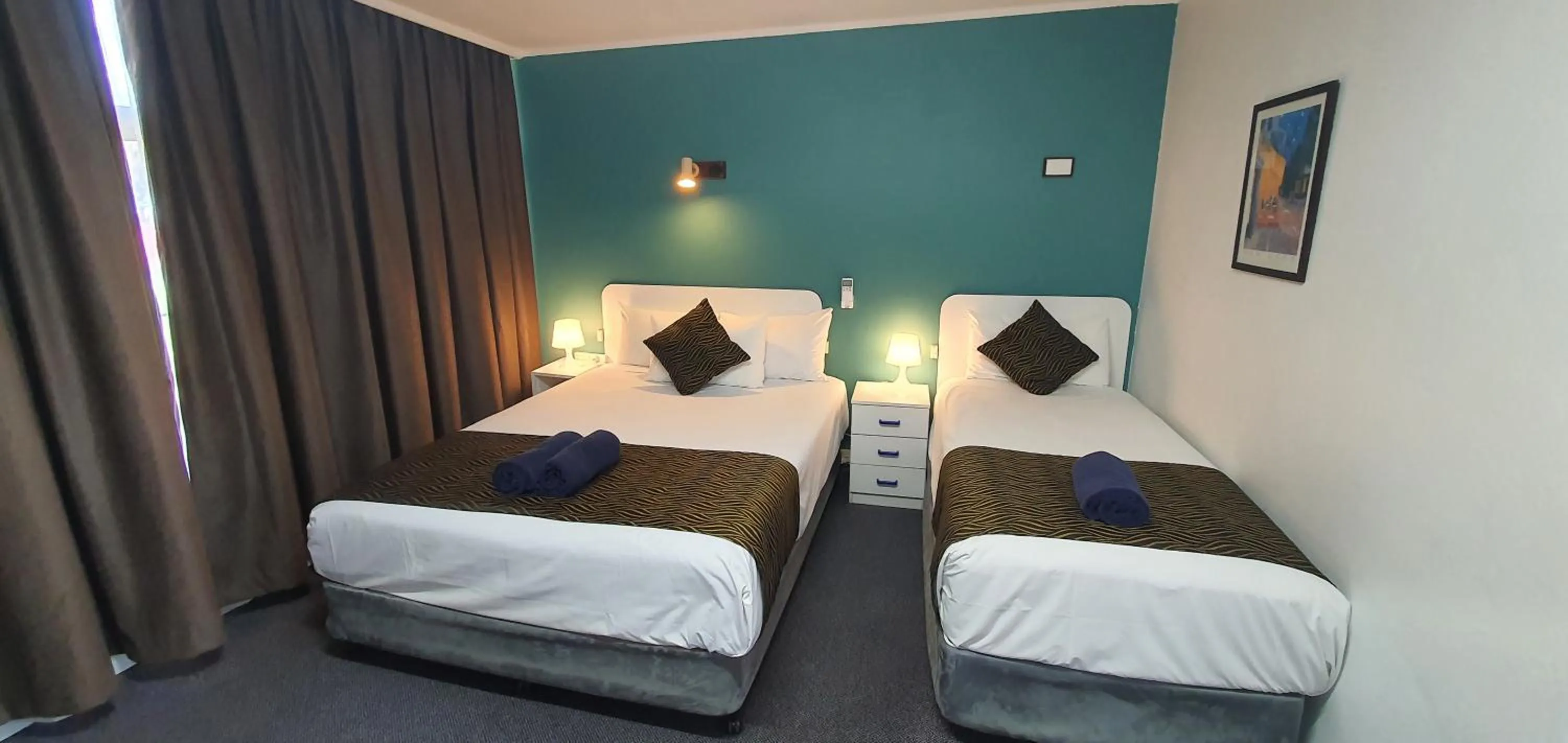 Bed in Silver Oaks Motel