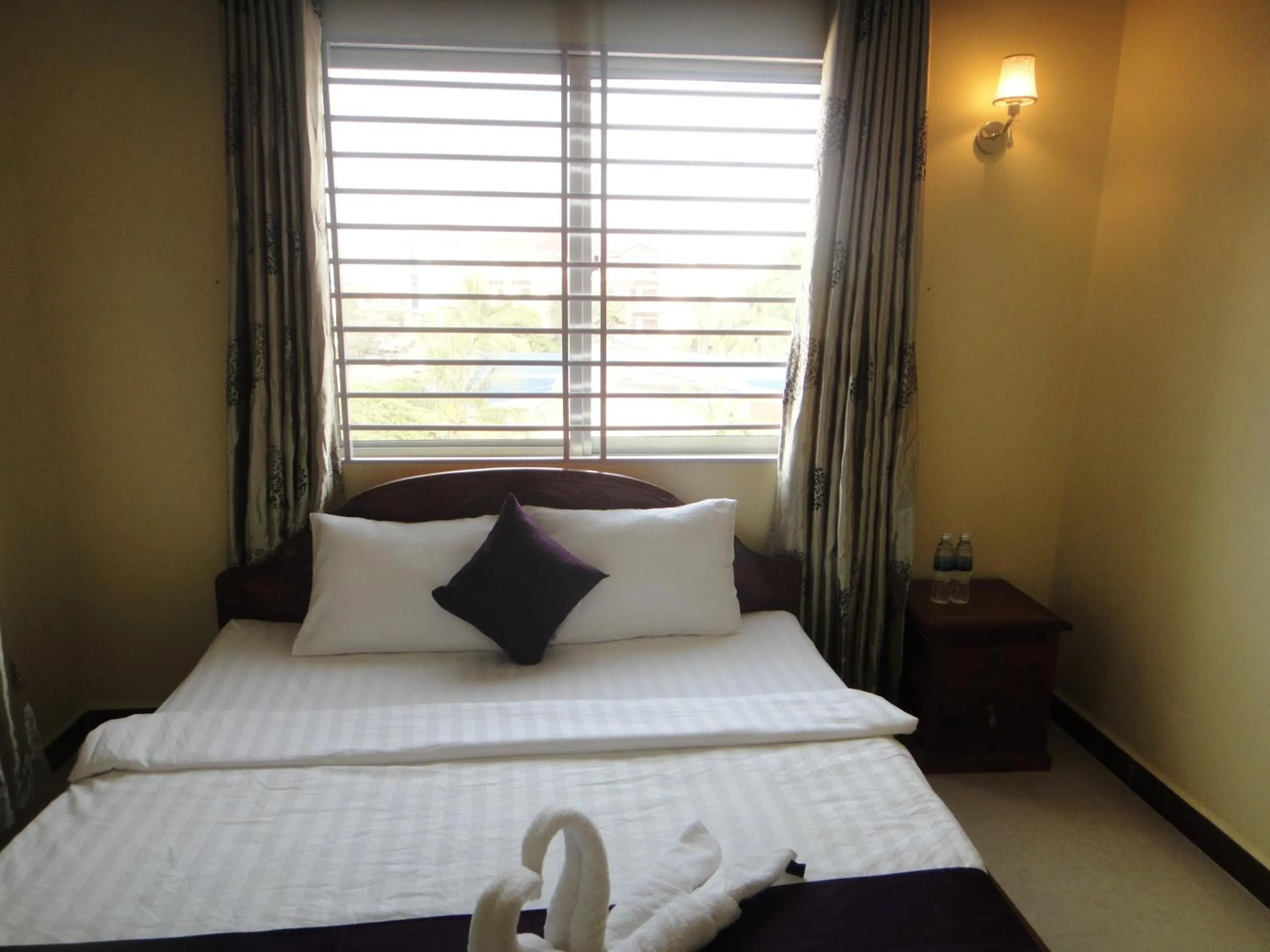 Photo of the whole room, Bed in Khemra I Guesthouse