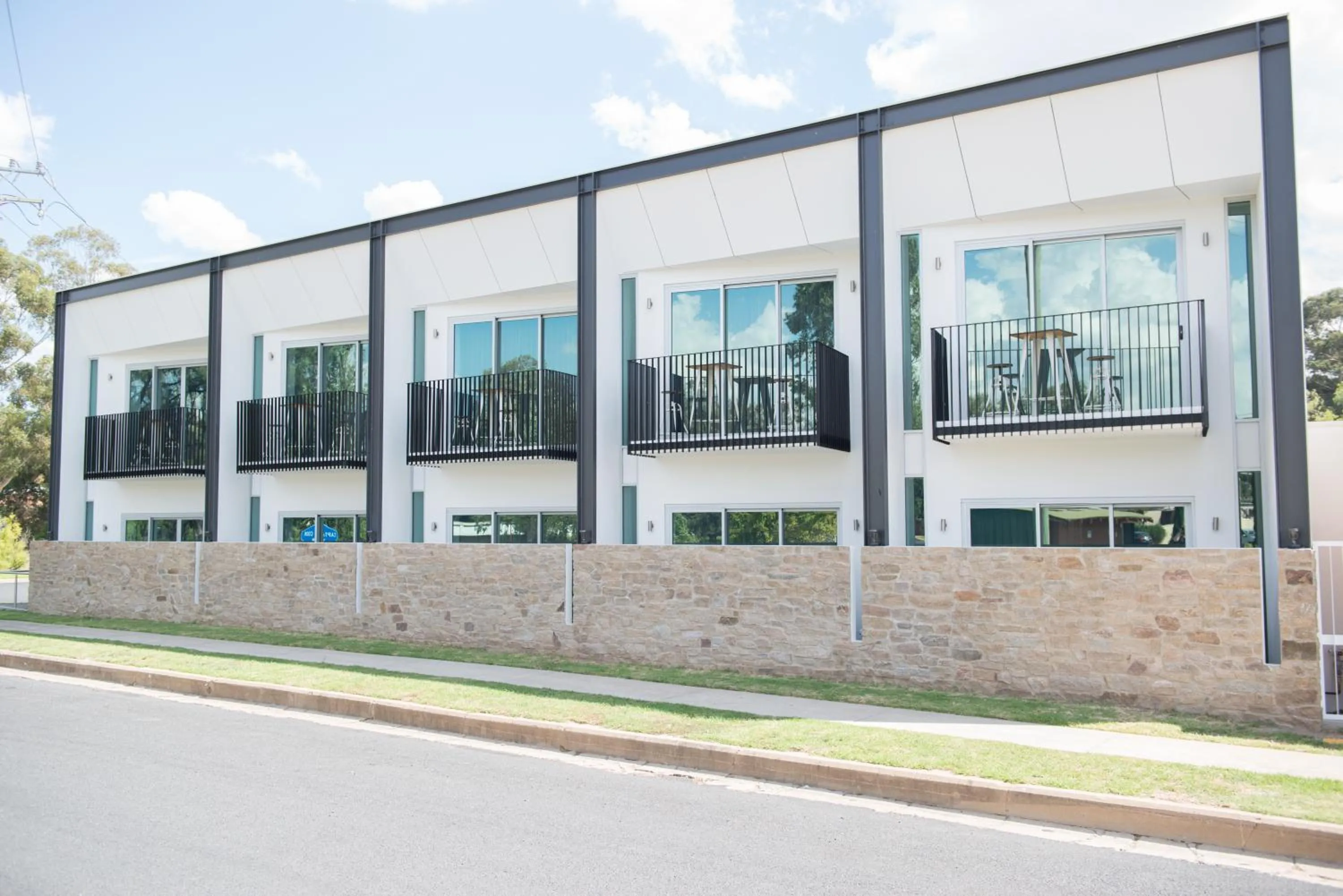 Property building in Young Federation Motor Inn and Services Club