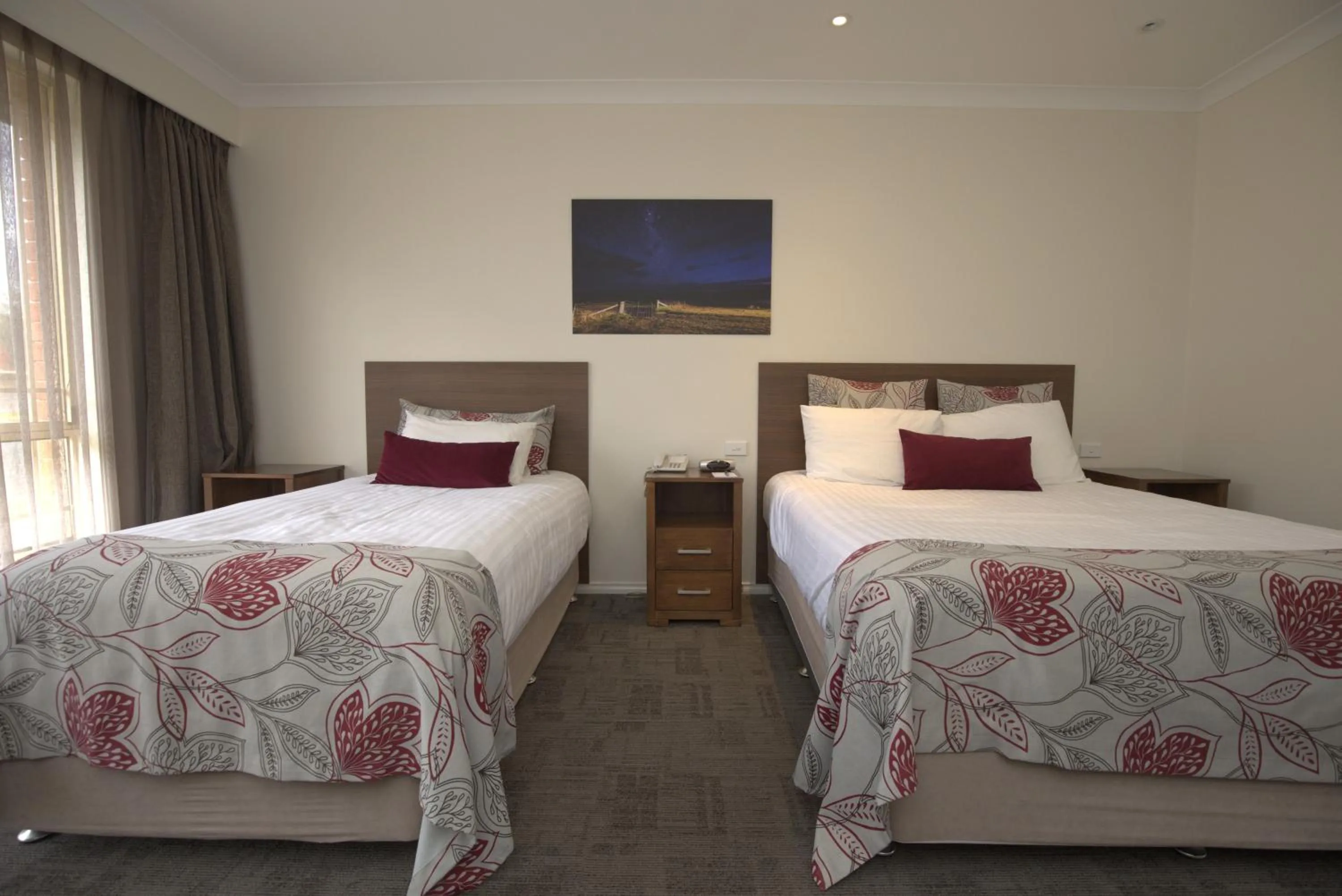 Bed in Young Federation Motor Inn and Services Club