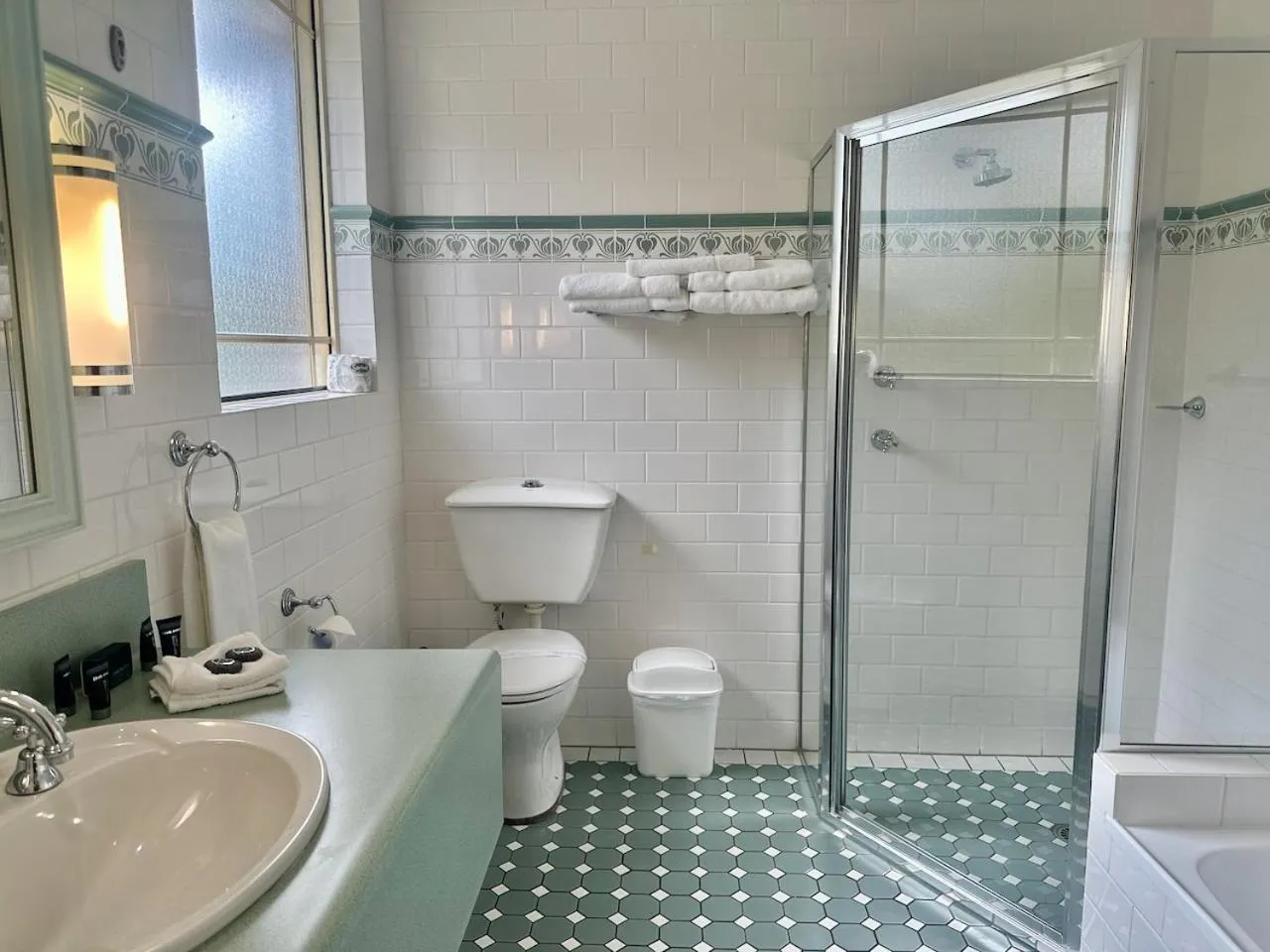 Young Federation Motor Inn and Services Club