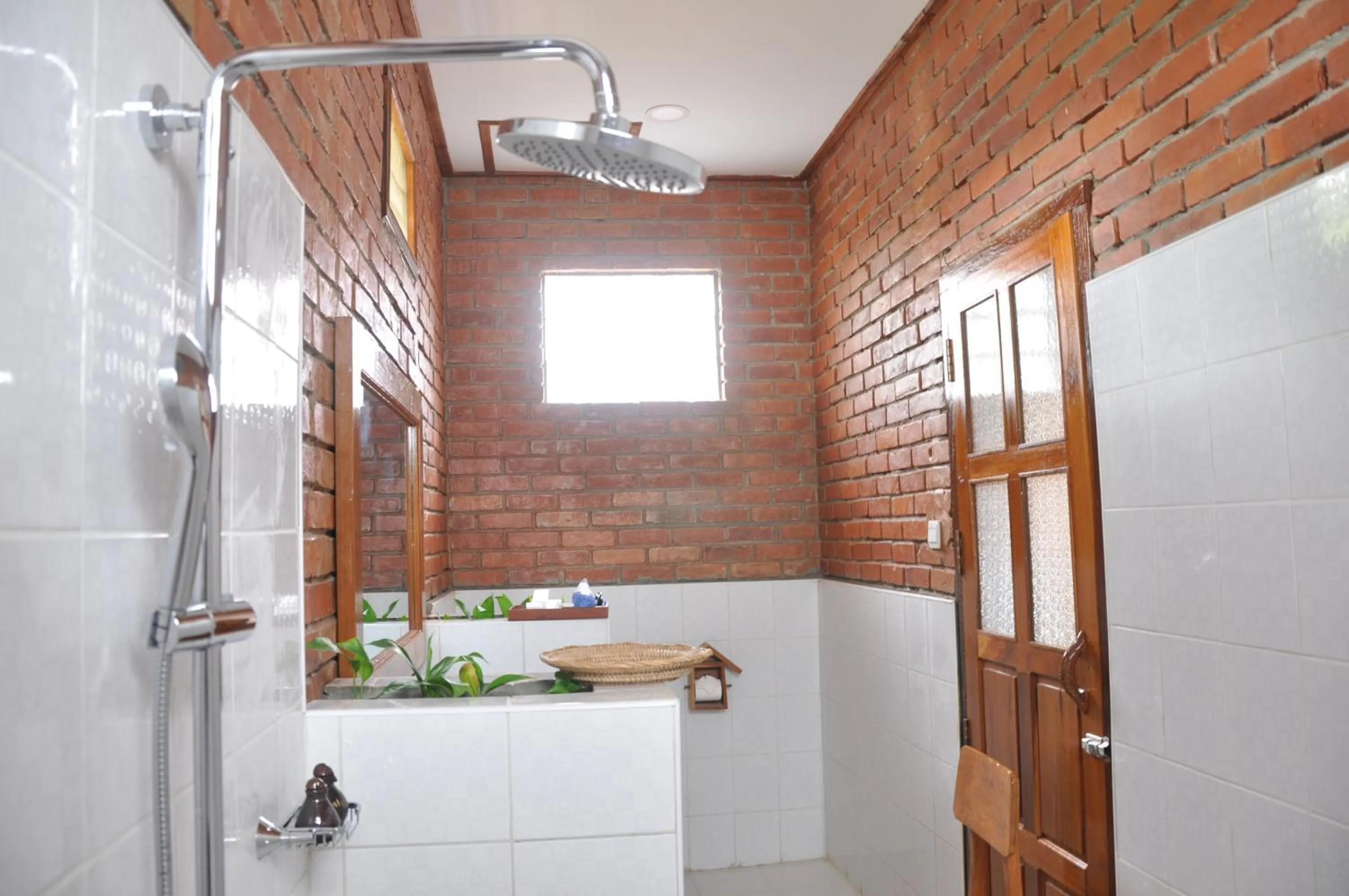 Shower in Trinity Family Inn