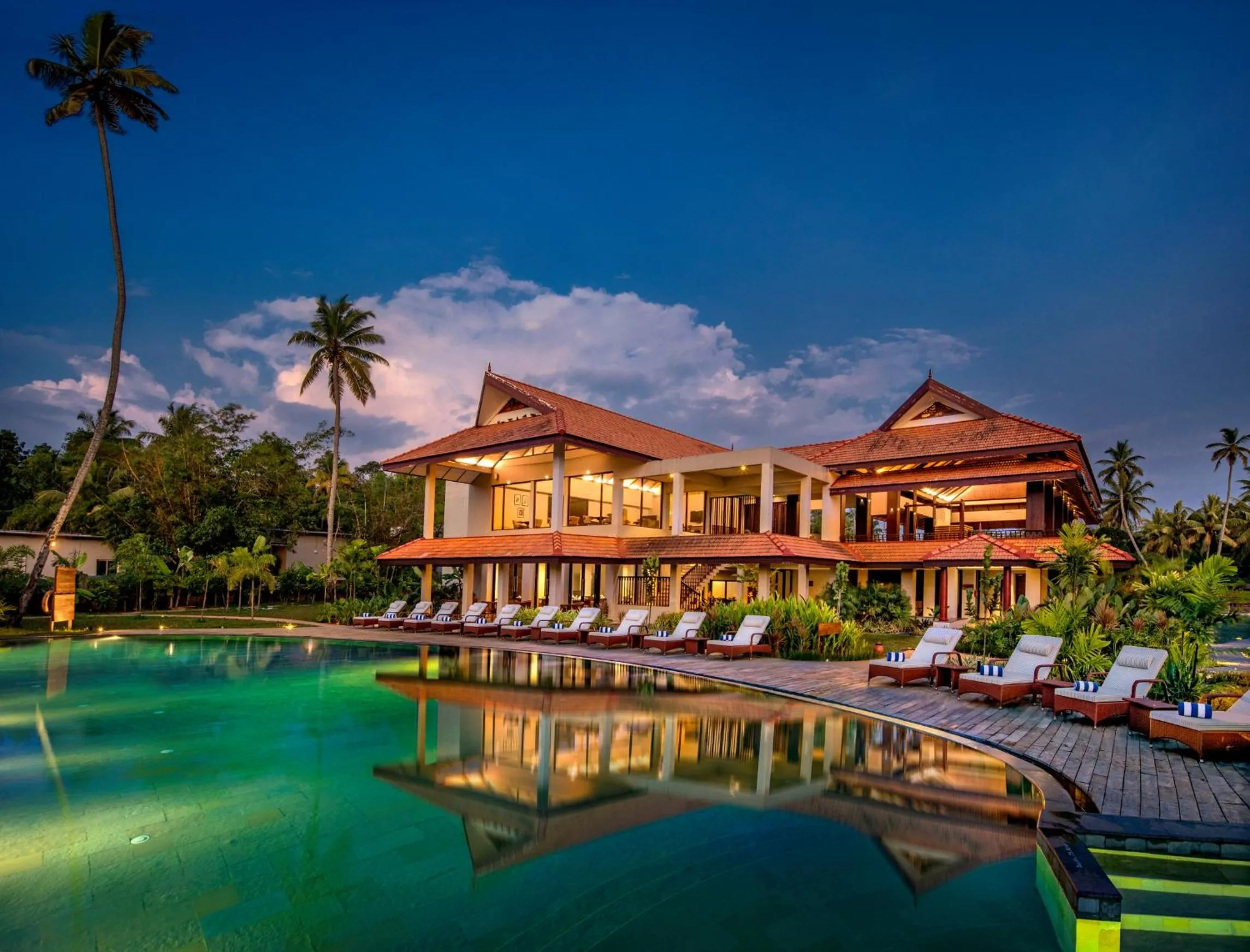 Swimming pool in Niraamaya Wellness Retreats Backwaters And Beyond Kumarakom
