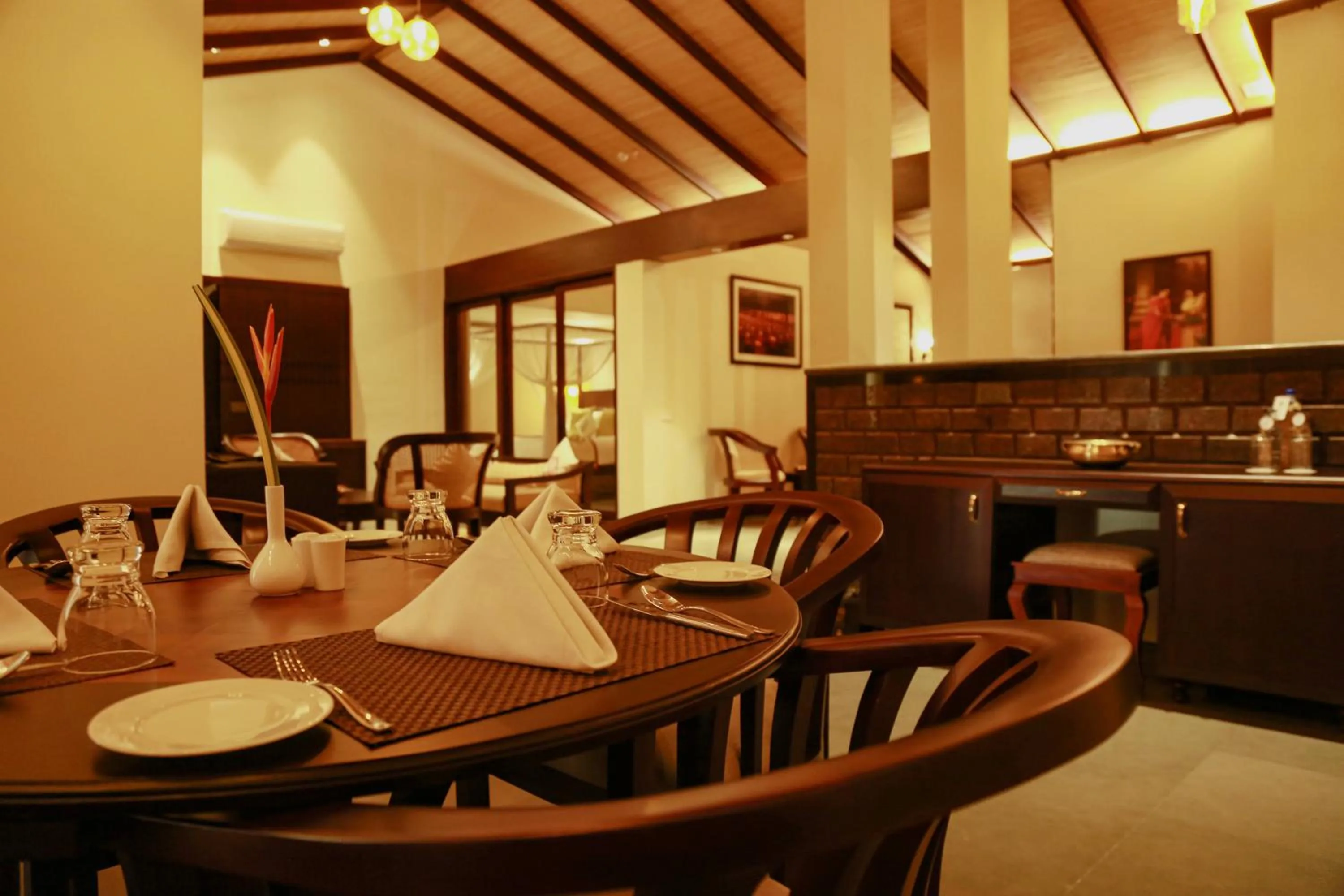 Dining area in Niraamaya Wellness Retreats Backwaters And Beyond Kumarakom