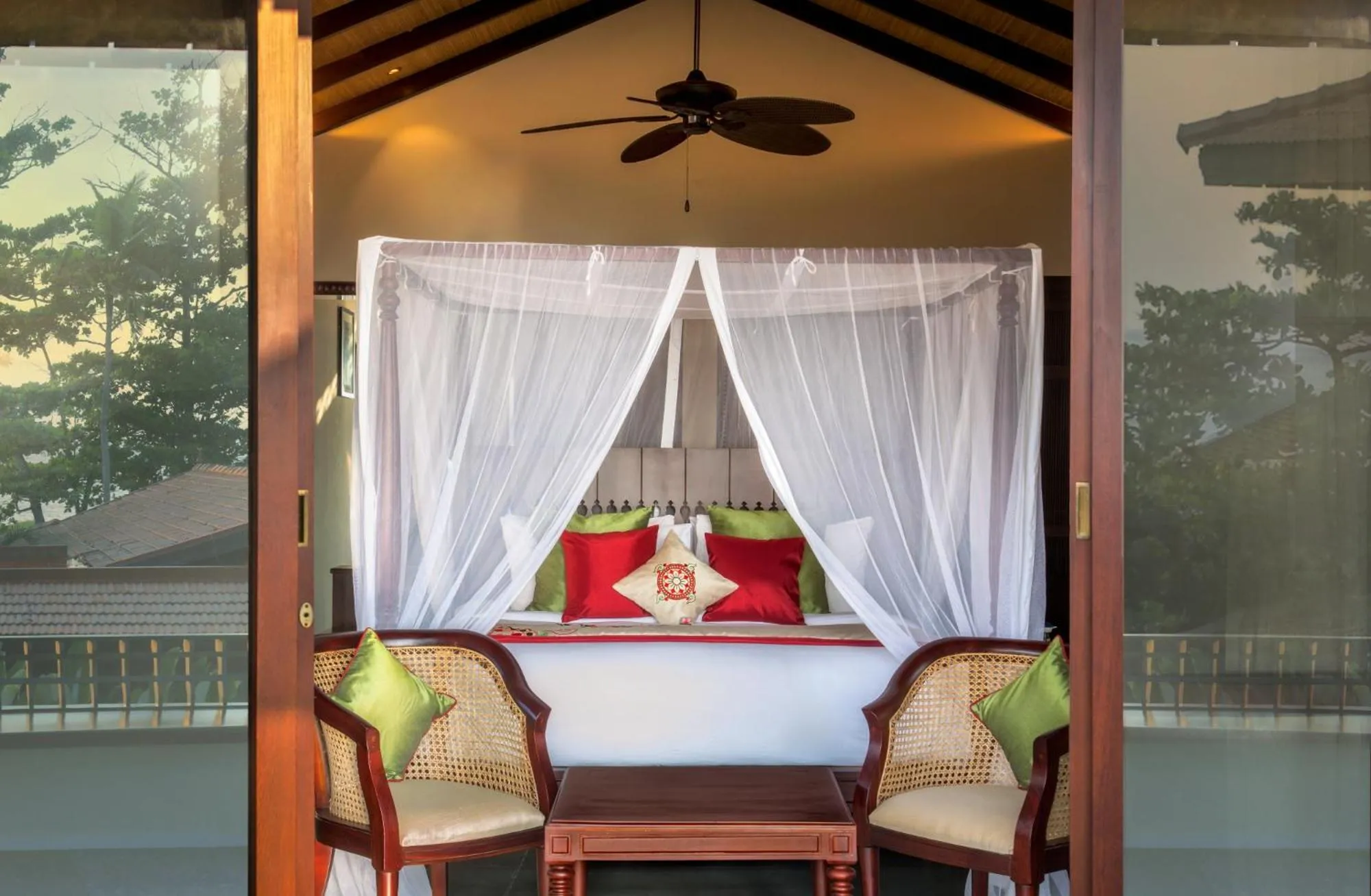Bed in Niraamaya Wellness Retreats Backwaters And Beyond Kumarakom