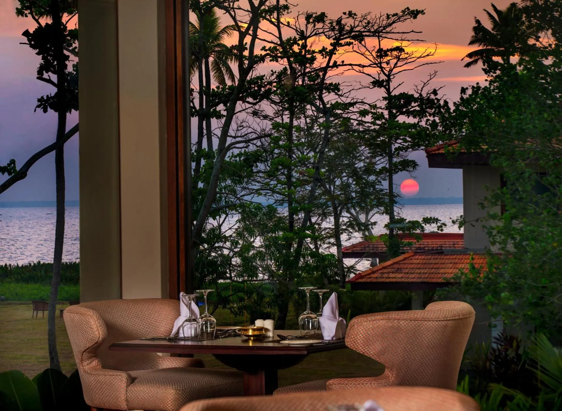 Restaurant/places to eat in Niraamaya Wellness Retreats Backwaters And Beyond Kumarakom