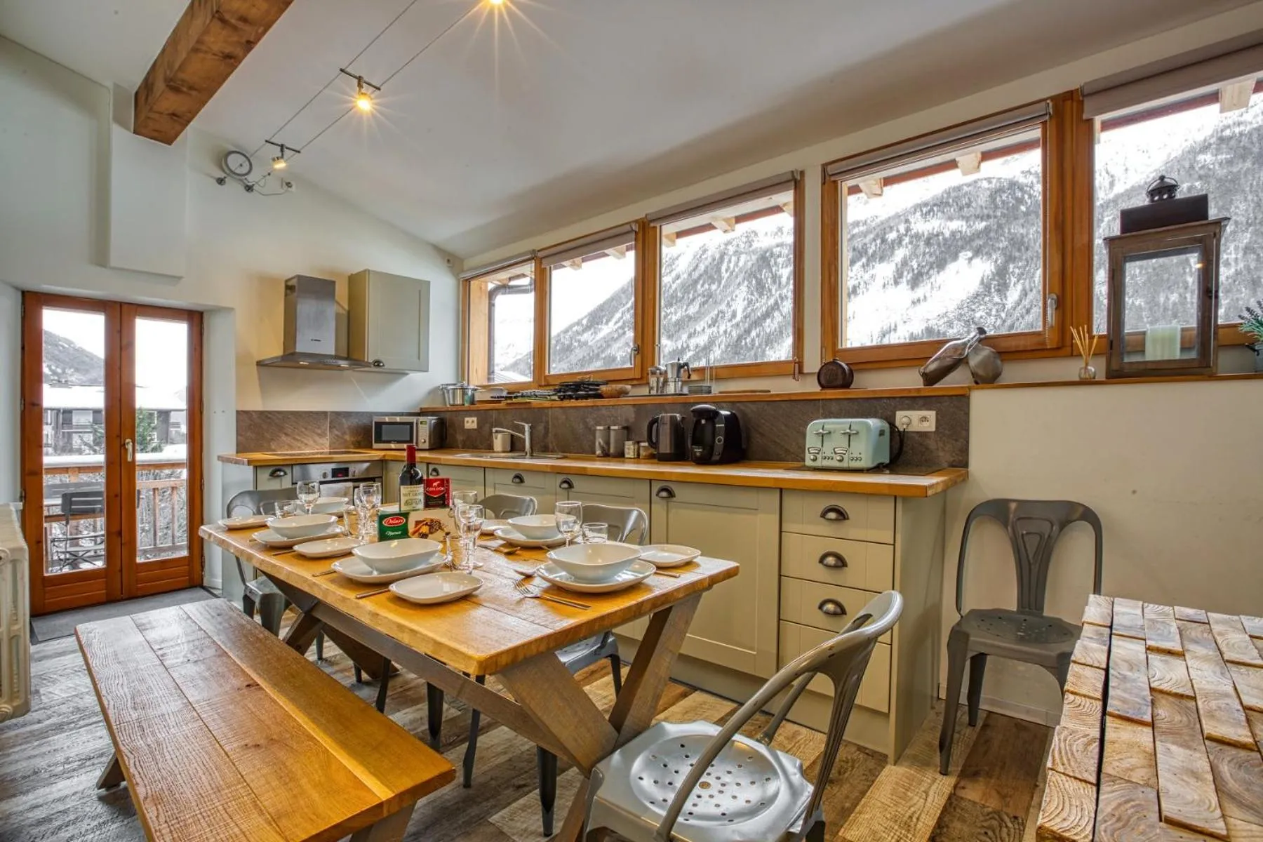Kitchen or kitchenette in Loft Apartment High Rimaye - Mont Blanc Views, Close to Brevent