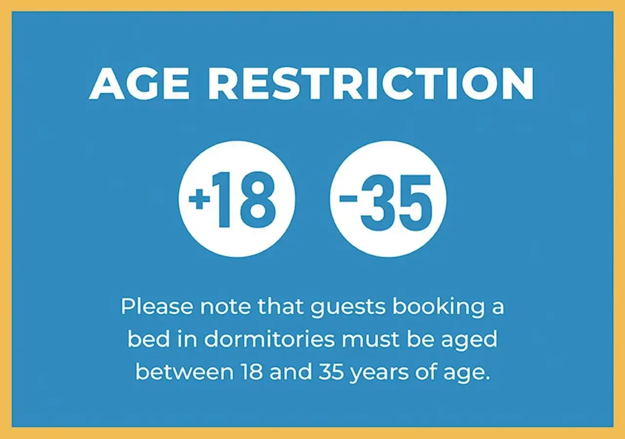 Bed in 4-Bed Mixed Dormitory Room in Backpacker Naples Bed in 4-Bed Mixed Dormitory Room in Backpacker Naples