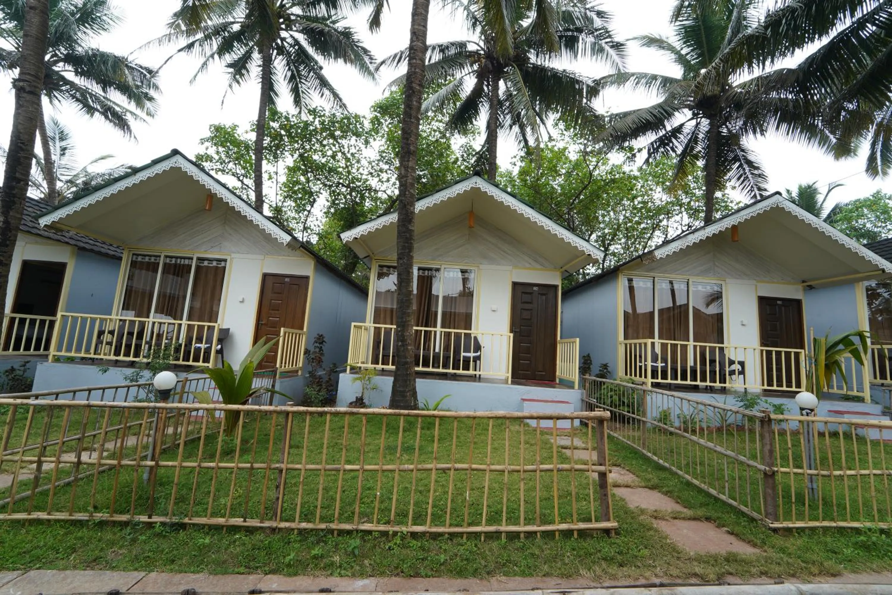 Sunset & Waves Resort, Mandrem Beach