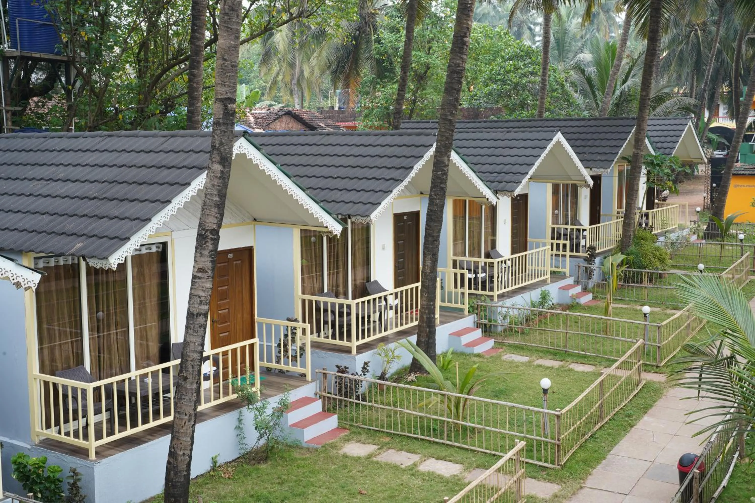 Sunset & Waves Resort, Mandrem Beach