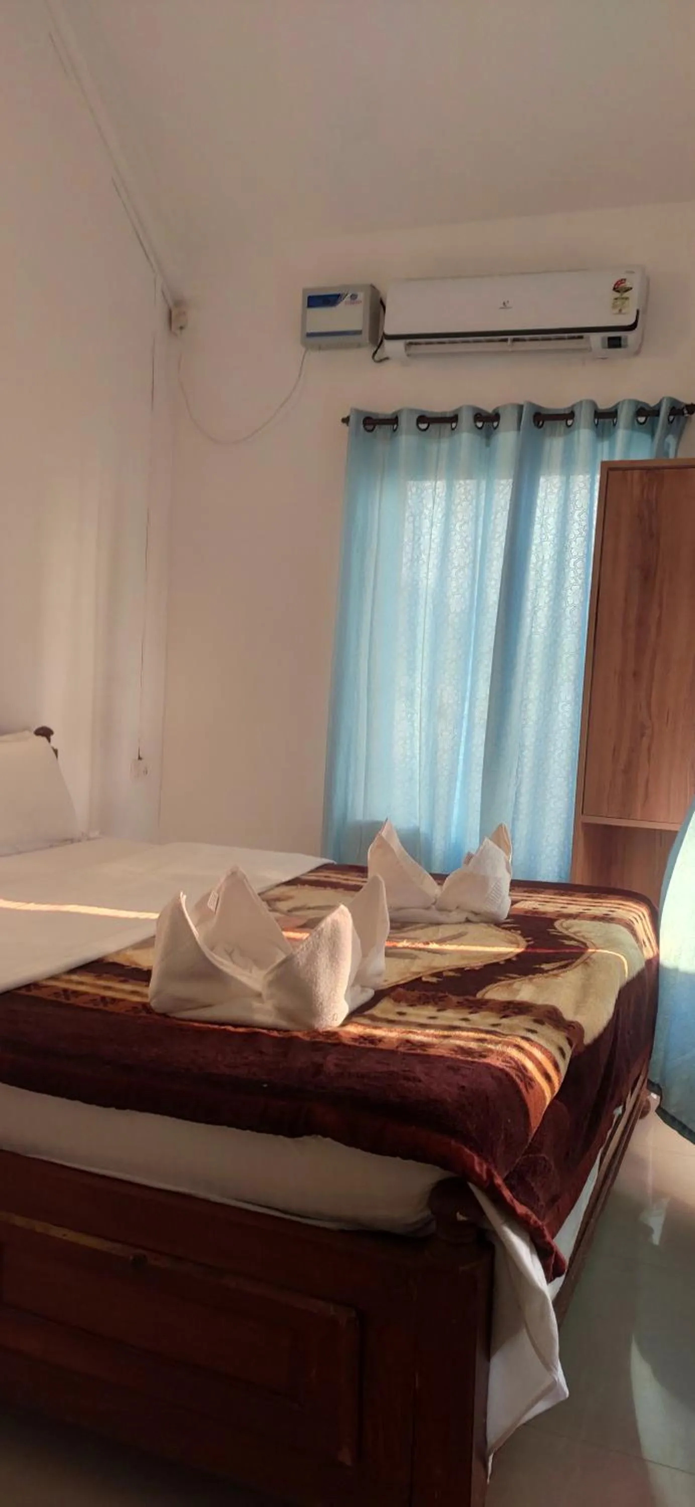 Bed in Sunset & Waves Resort, Mandrem Beach