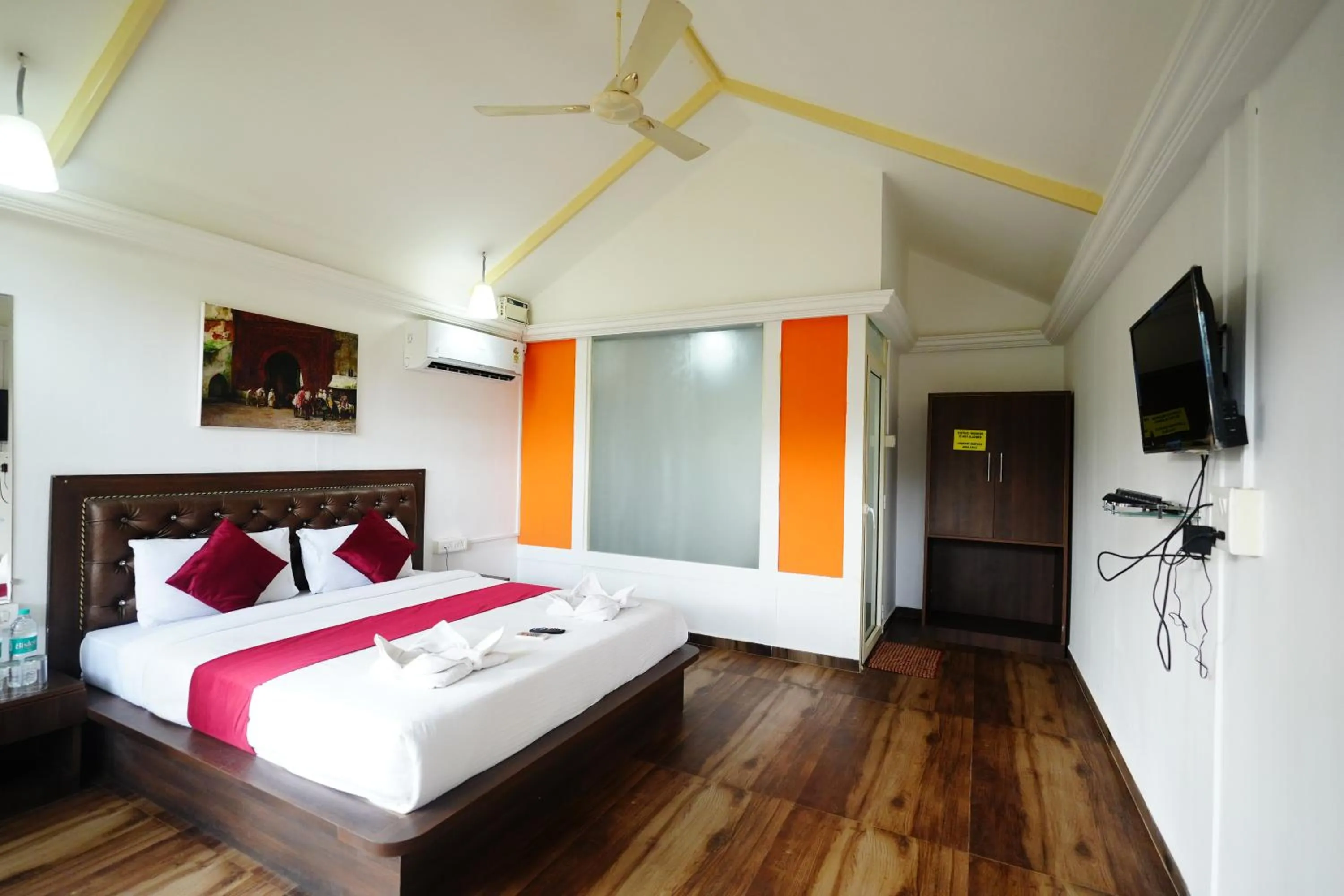 Bed in Sunset & Waves Resort, Mandrem Beach