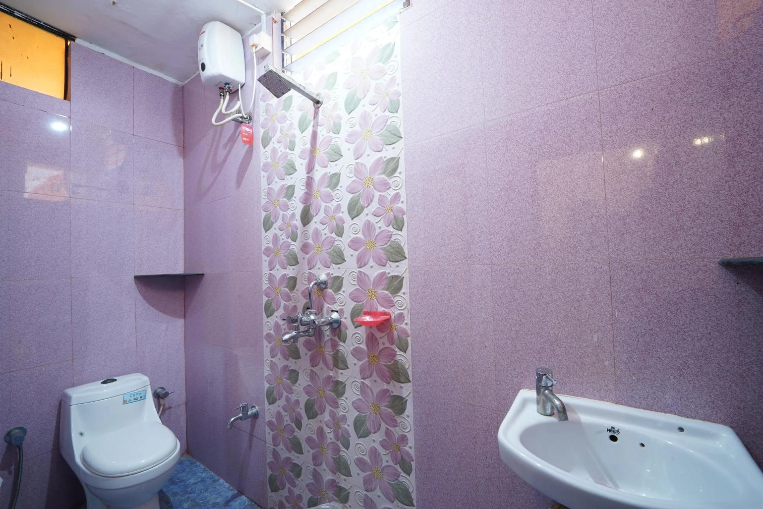 Sunset & Waves Resort, Mandrem Beach