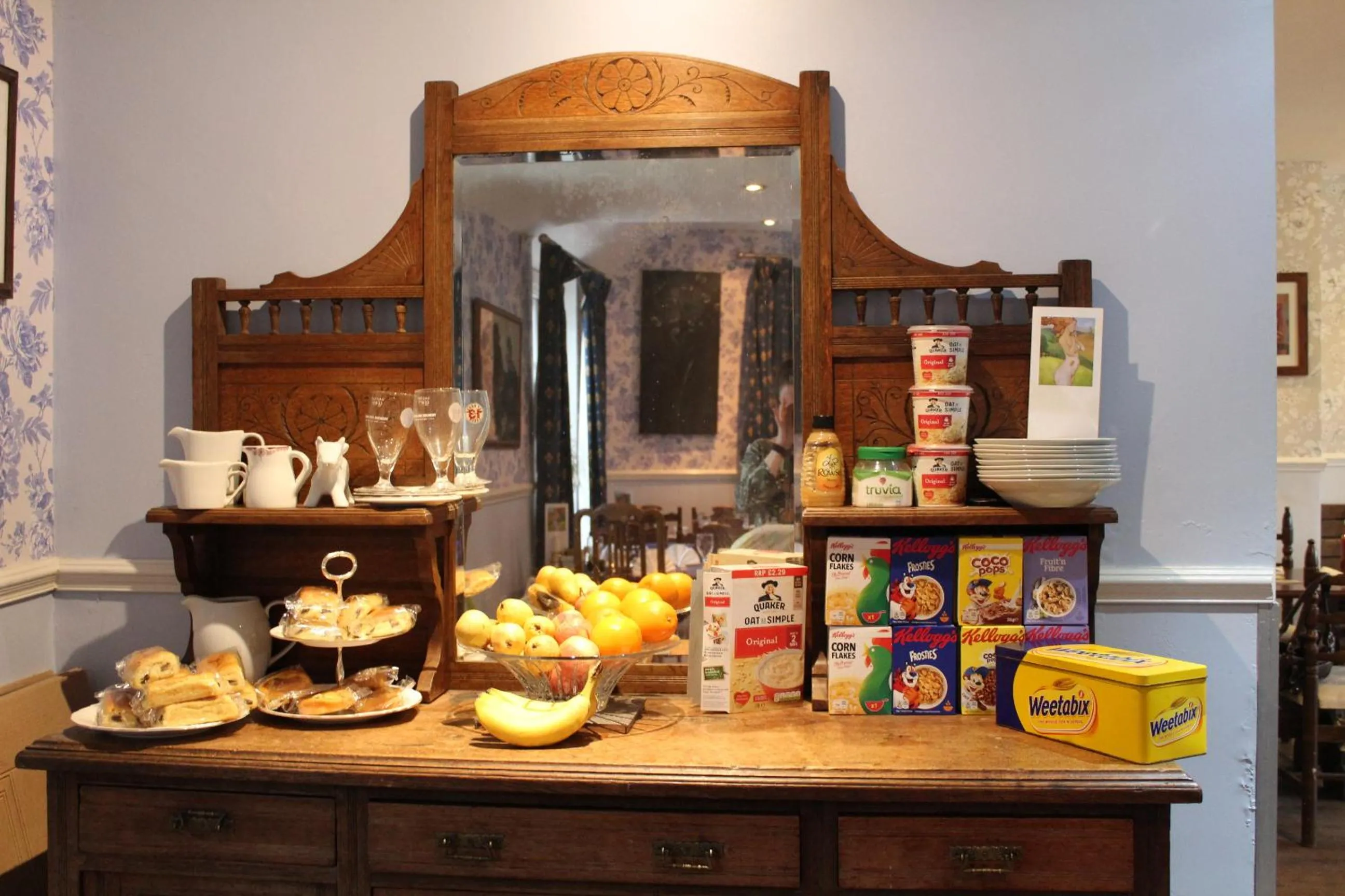 Breakfast in The Old Red Lion