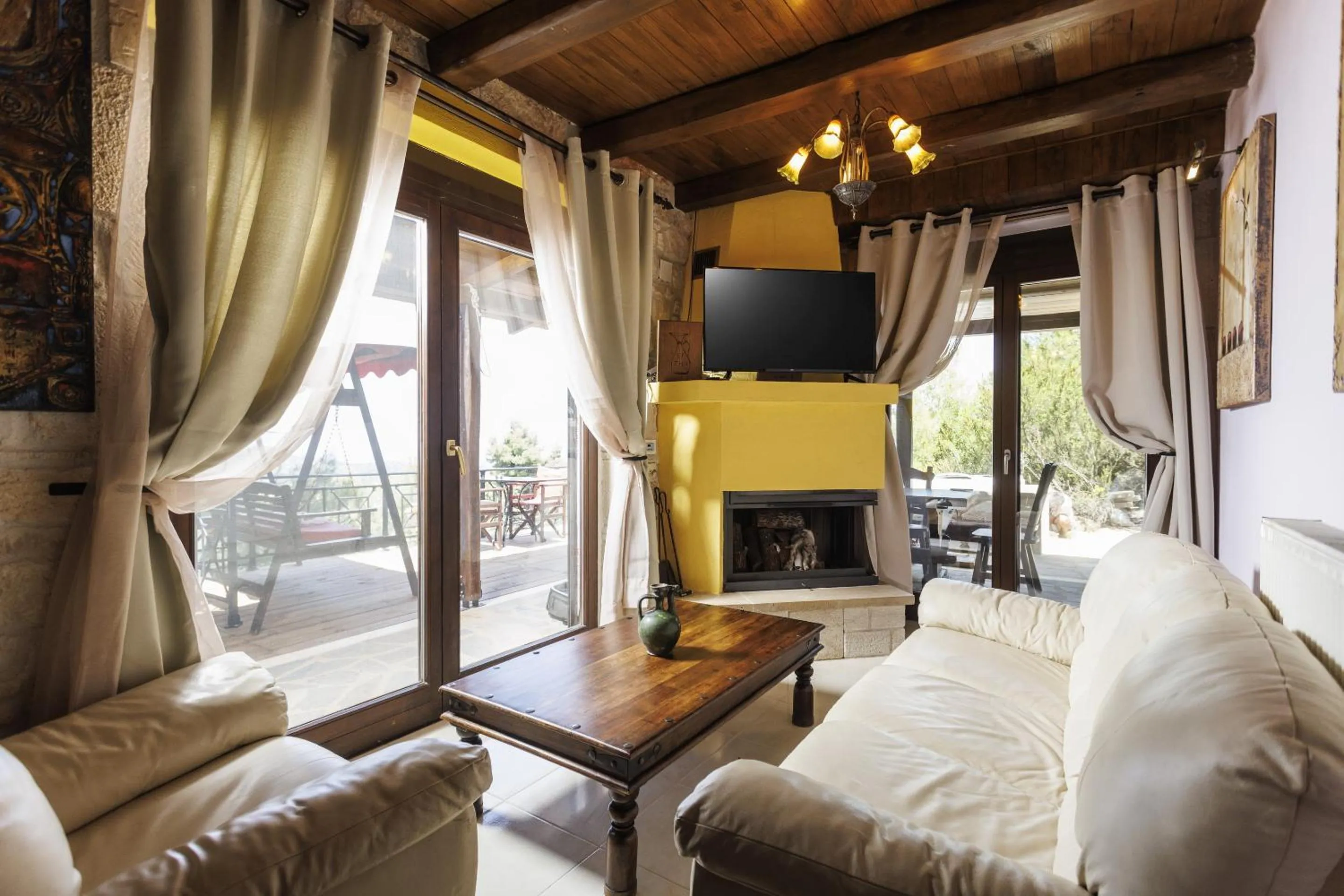 Living room in Akritas Ef Zin Villas & Suites