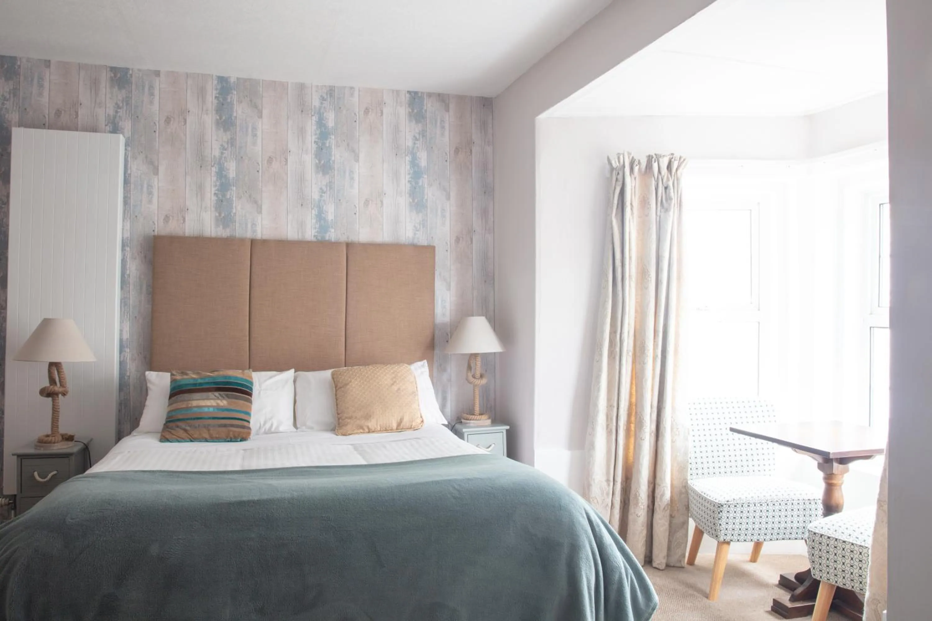 Bed in The Two Lifeboats