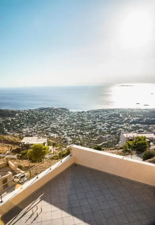 Two-Bedroom Apartment with Balcony and Sea View in Viva B&B Two-Bedroom Apartment with Balcony and Sea View in Viva B&B