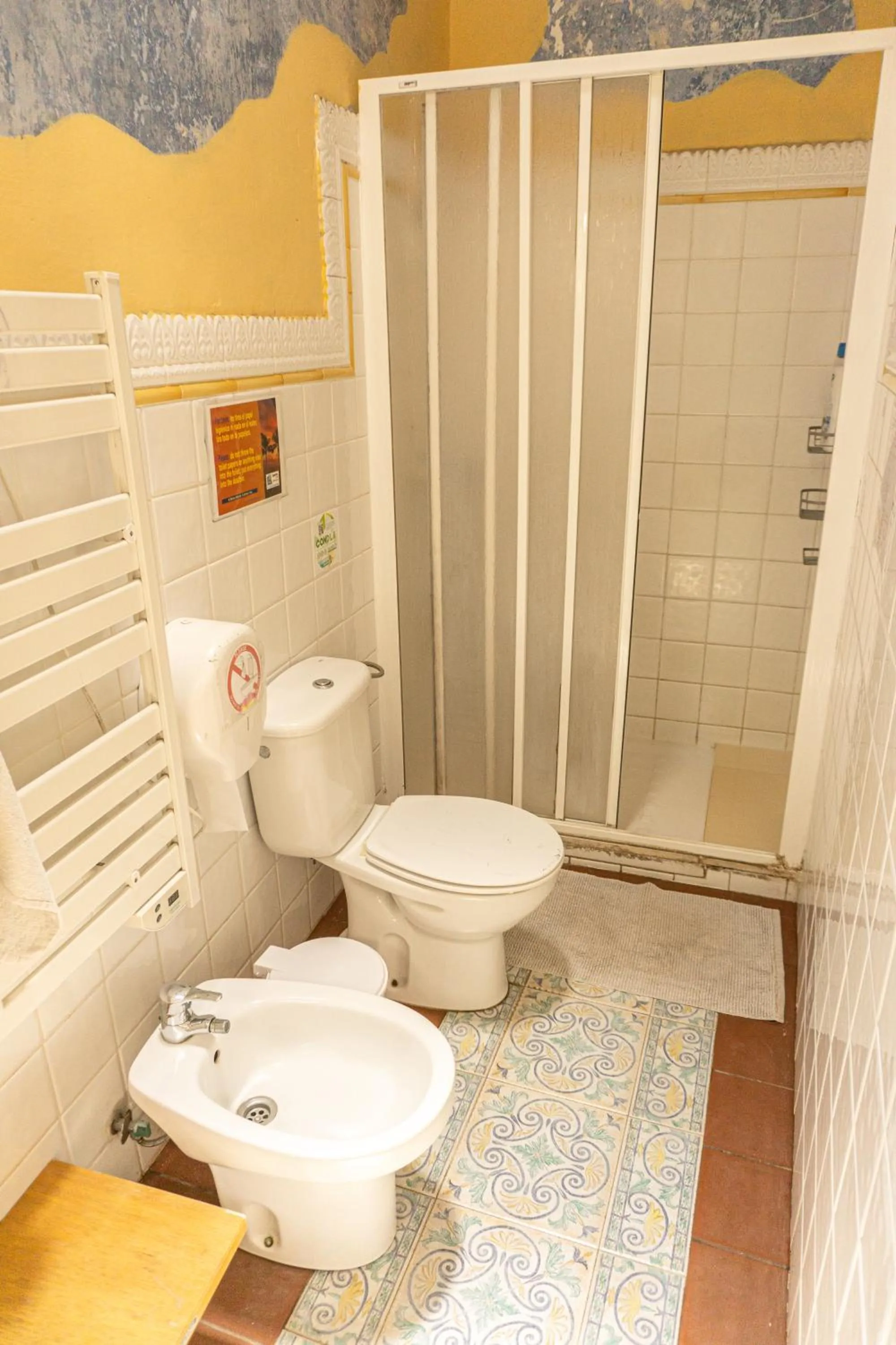 Bathroom in Hostel Albergue La Casa Encantada
