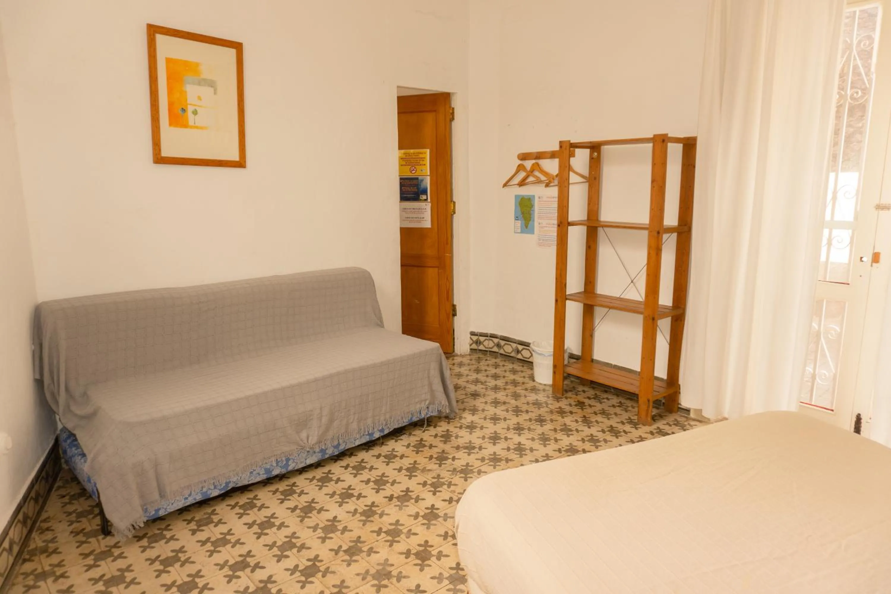 Photo of the whole room, Bed in Hostel Albergue La Casa Encantada