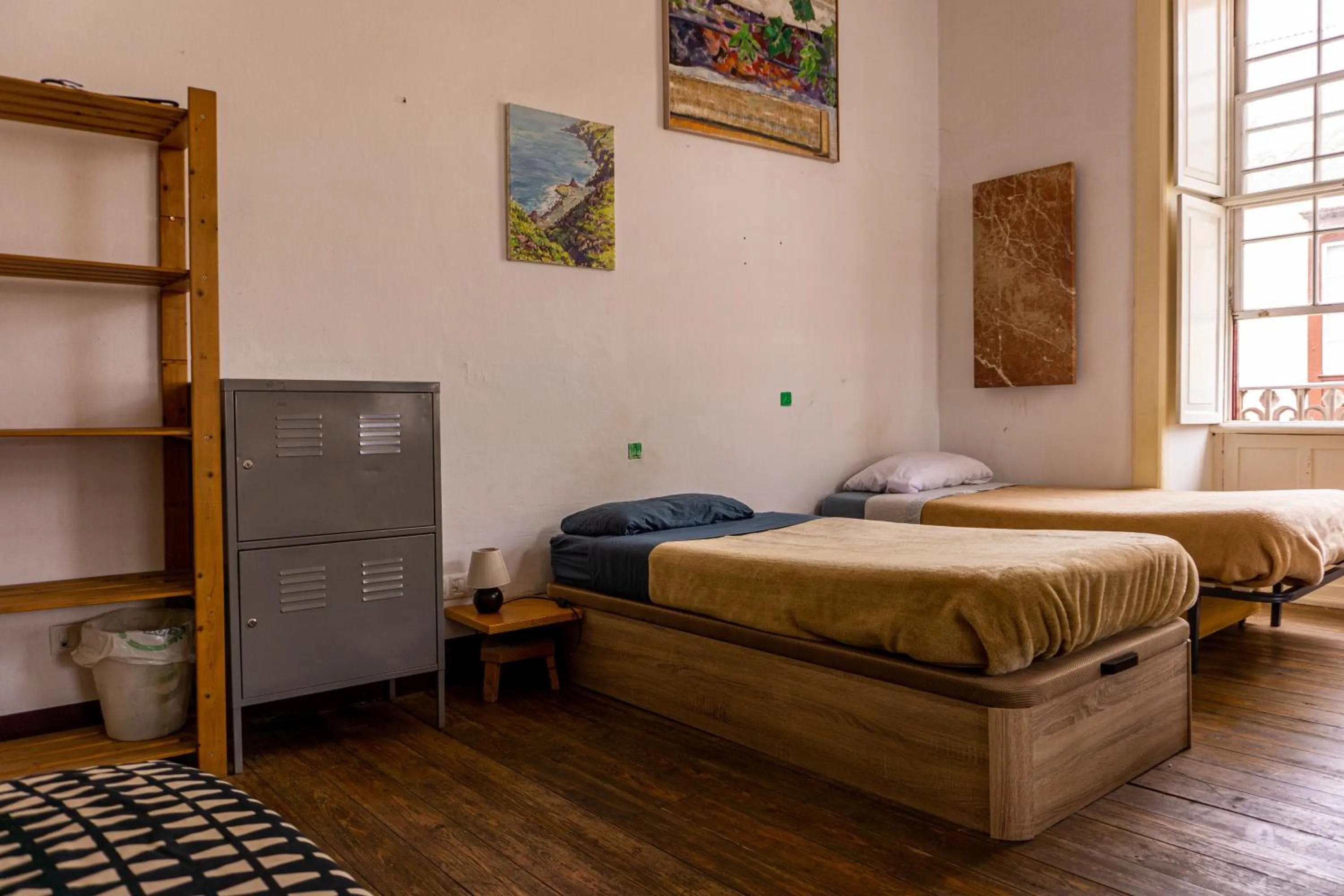Photo of the whole room, Bed in Hostel Albergue La Casa Encantada