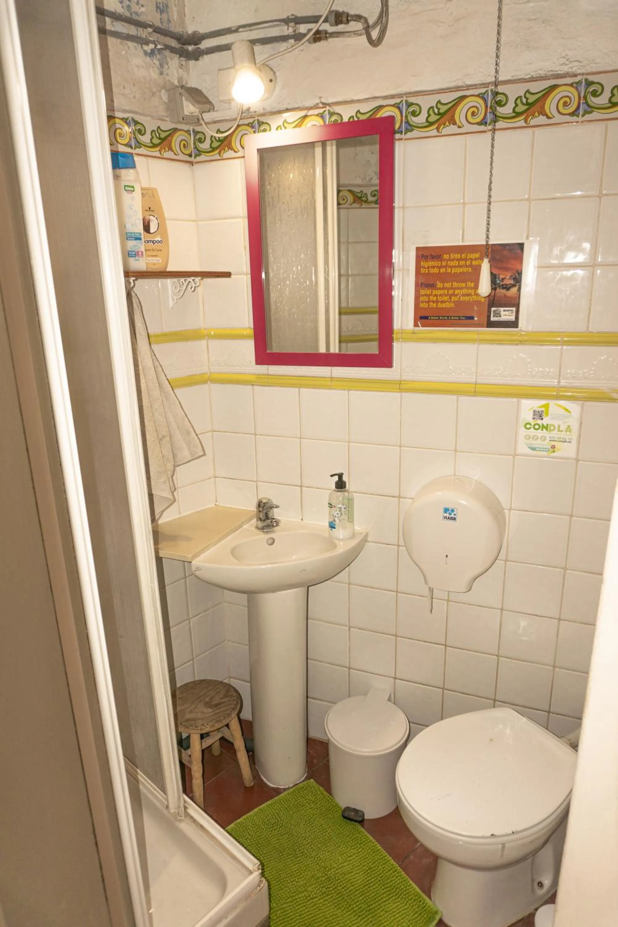 Bathroom in Hostel Albergue La Casa Encantada