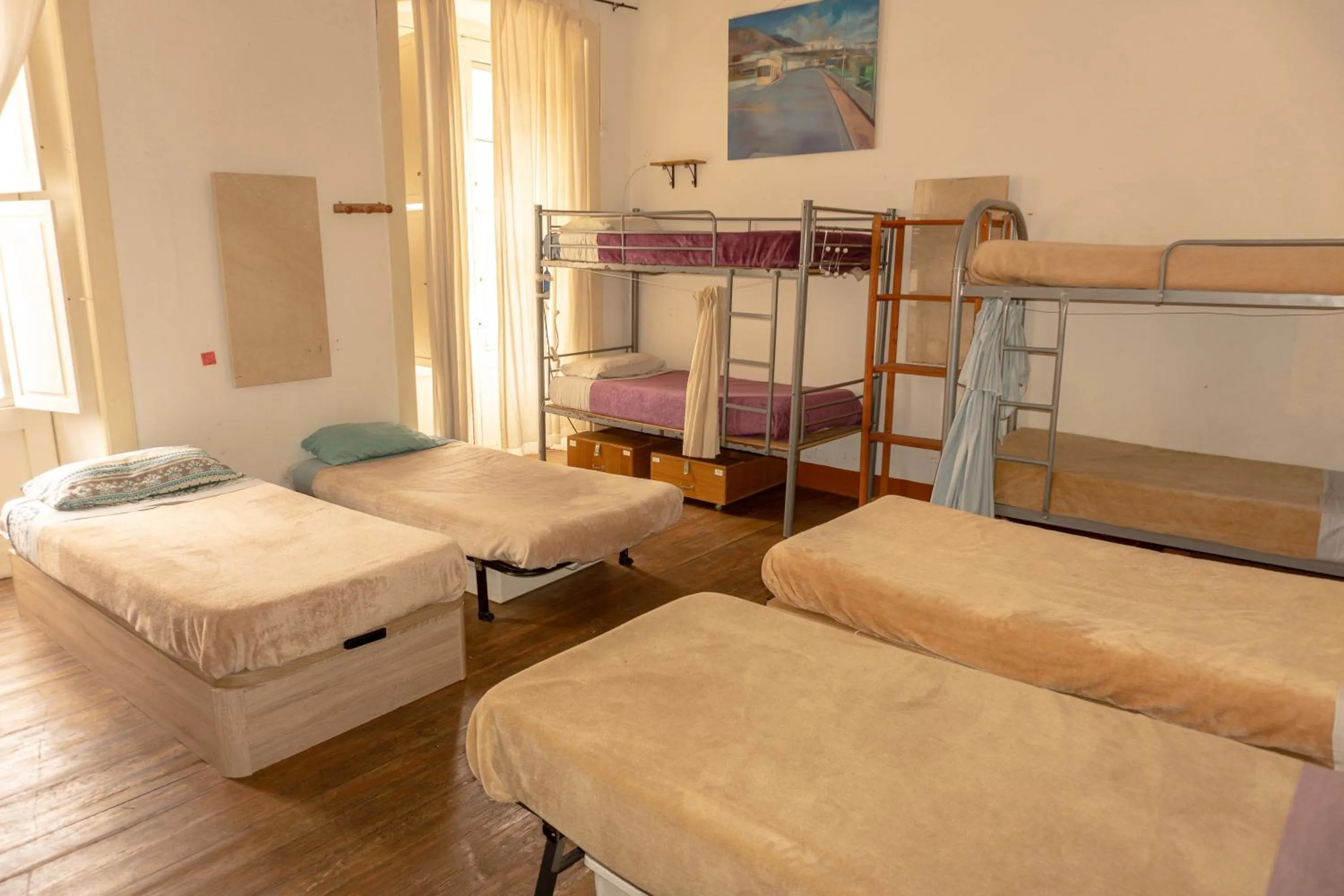 Photo of the whole room, Bed in Hostel Albergue La Casa Encantada