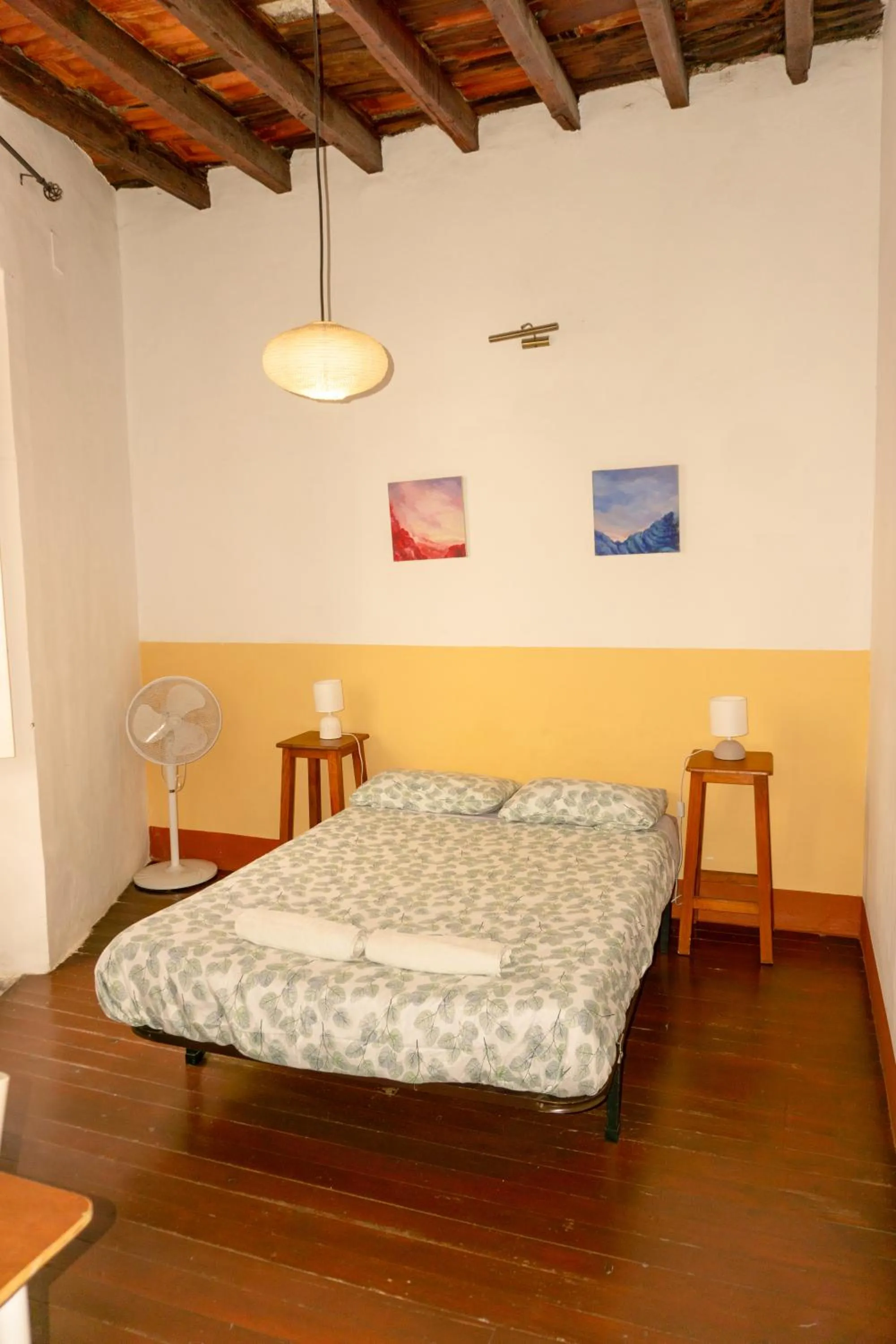 Photo of the whole room, Bed in Hostel Albergue La Casa Encantada