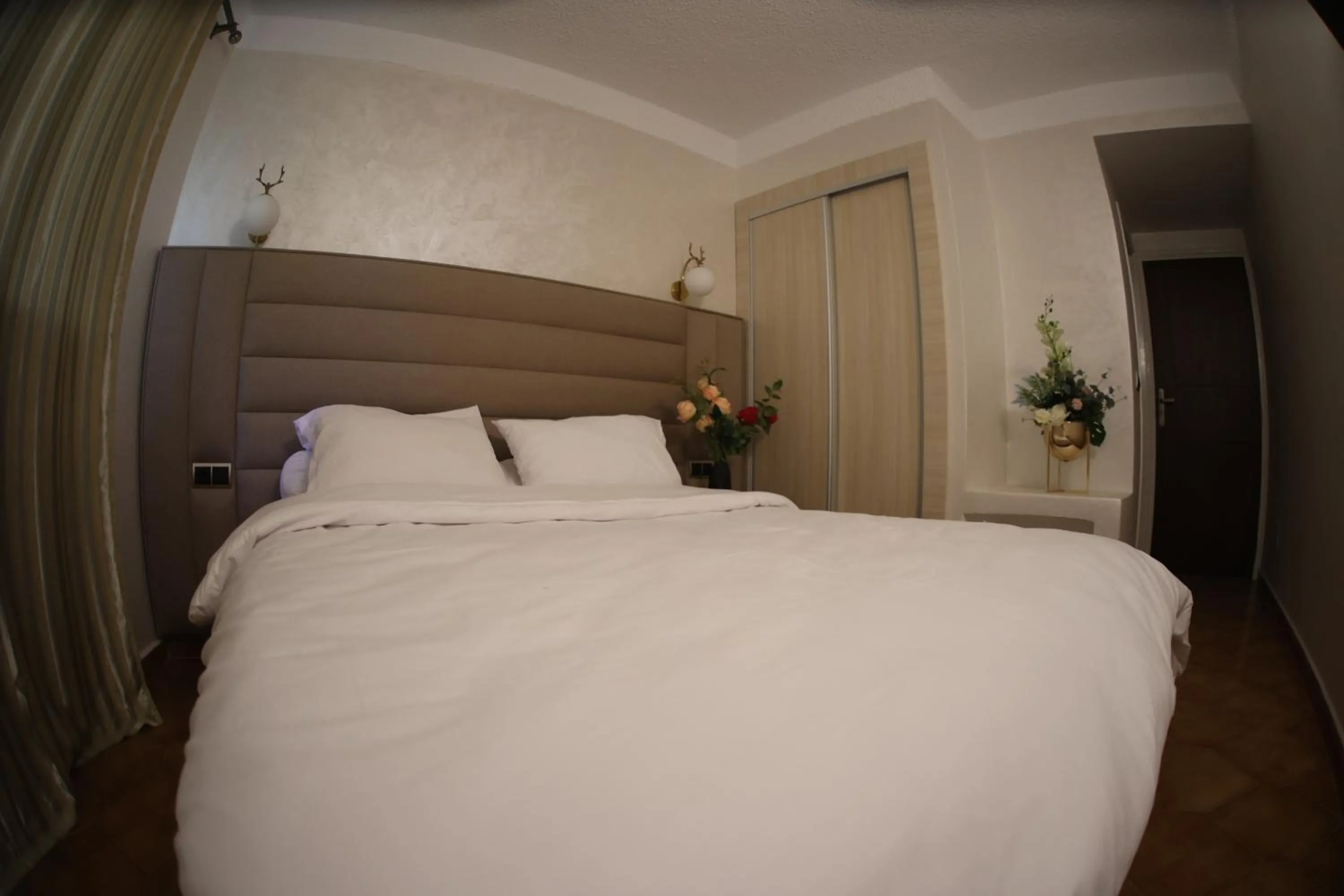 Bed in Hôtel Des Lilas