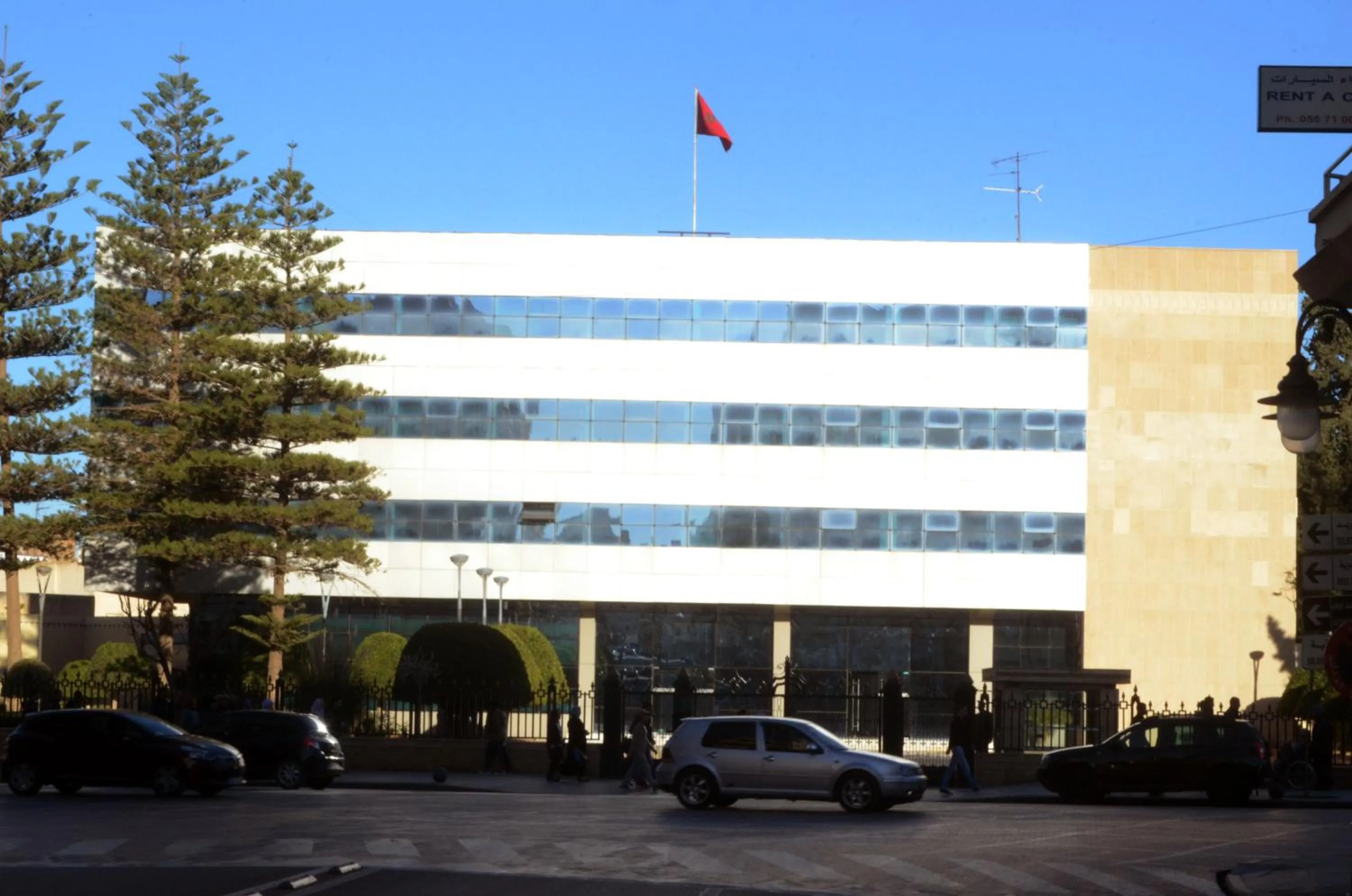 Property building in Hôtel Des Lilas