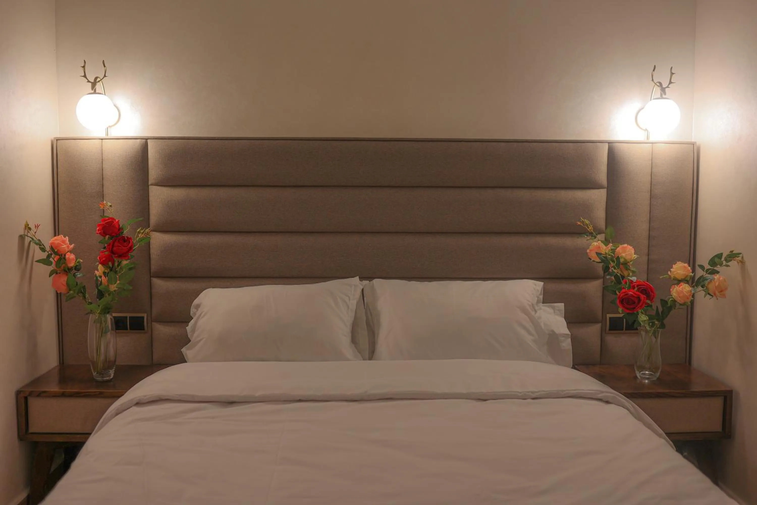 Bed in Hôtel Des Lilas