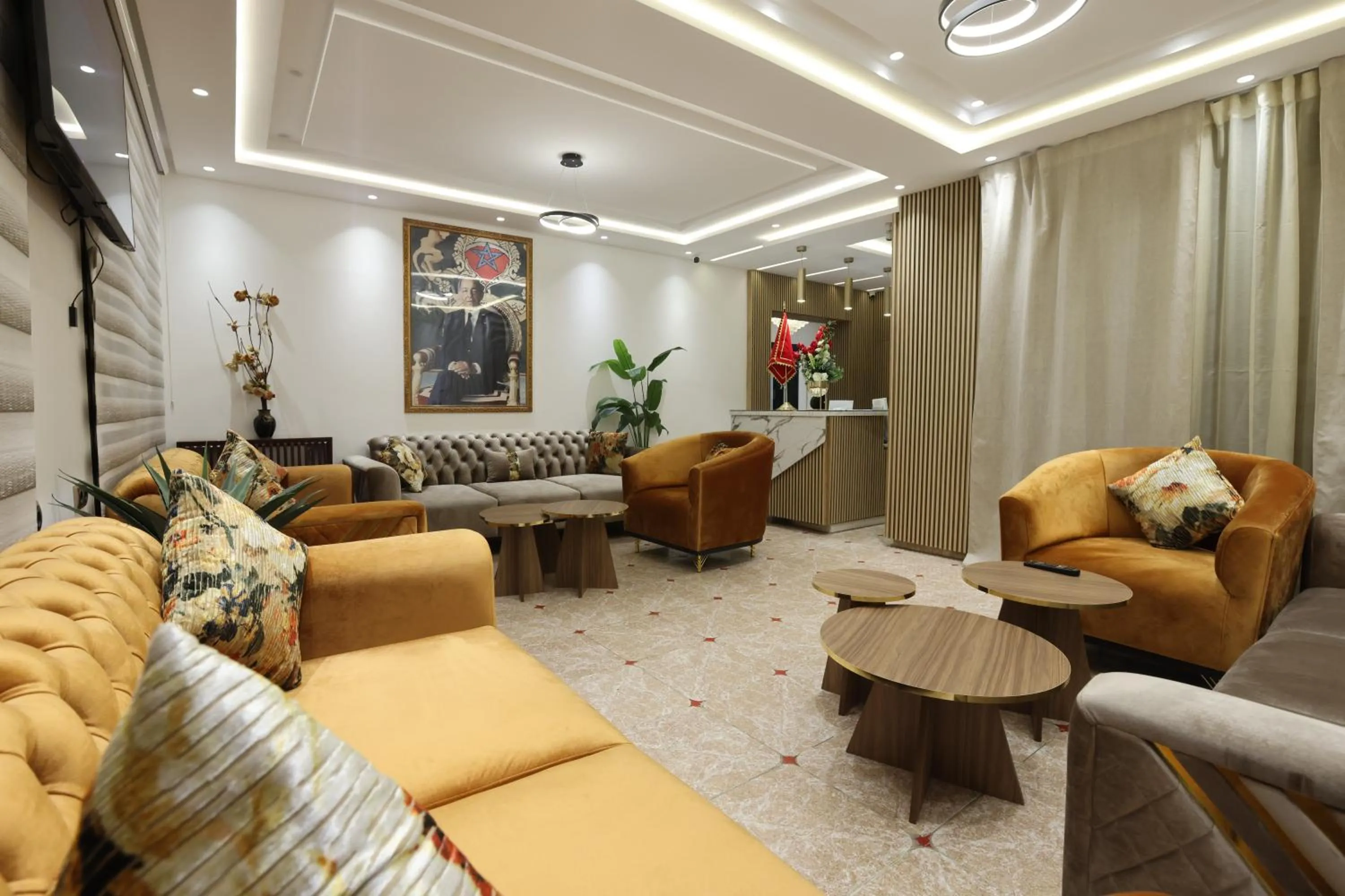 Lobby or reception in Hôtel Des Lilas