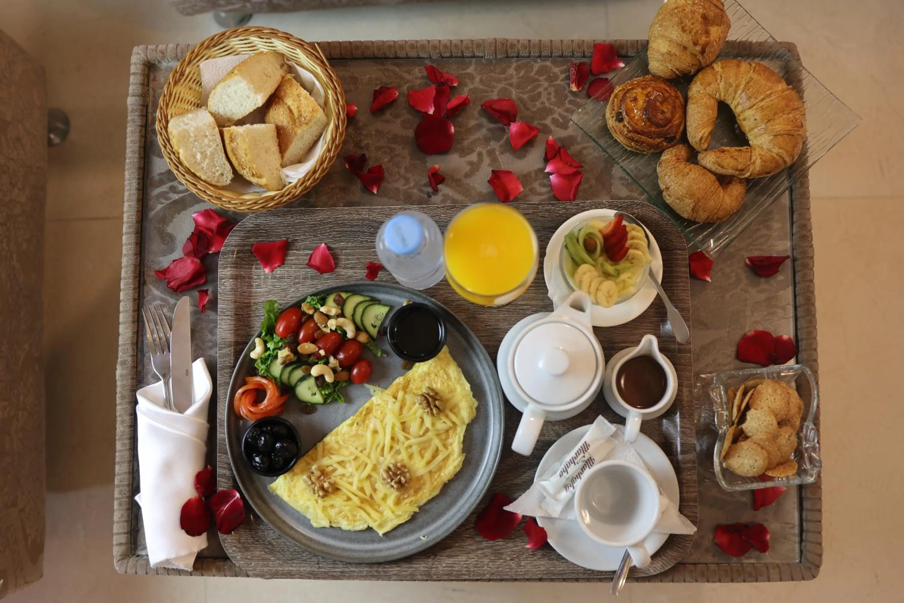 Breakfast in Hôtel Des Lilas